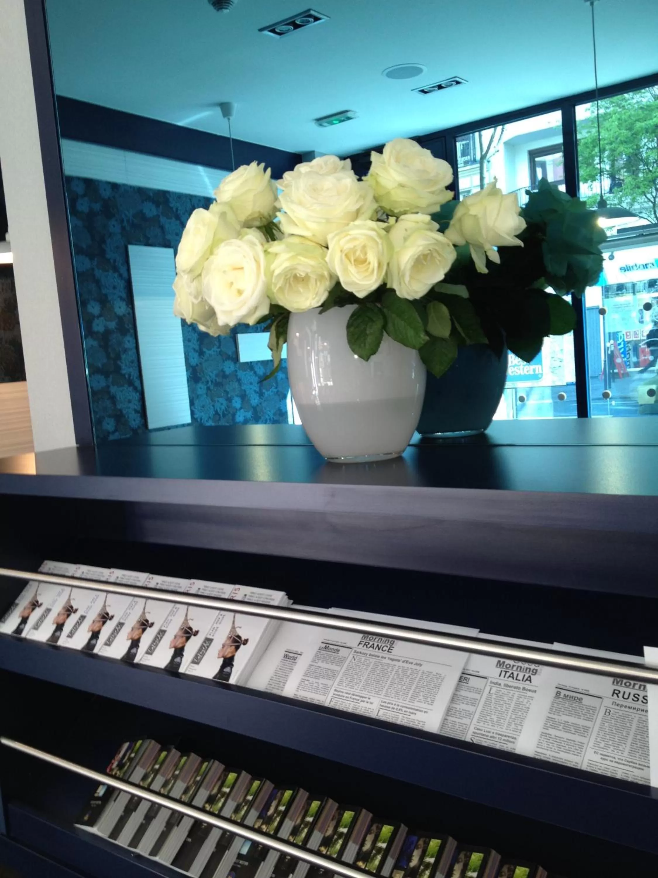 Lobby or reception in Prince Albert Montmartre