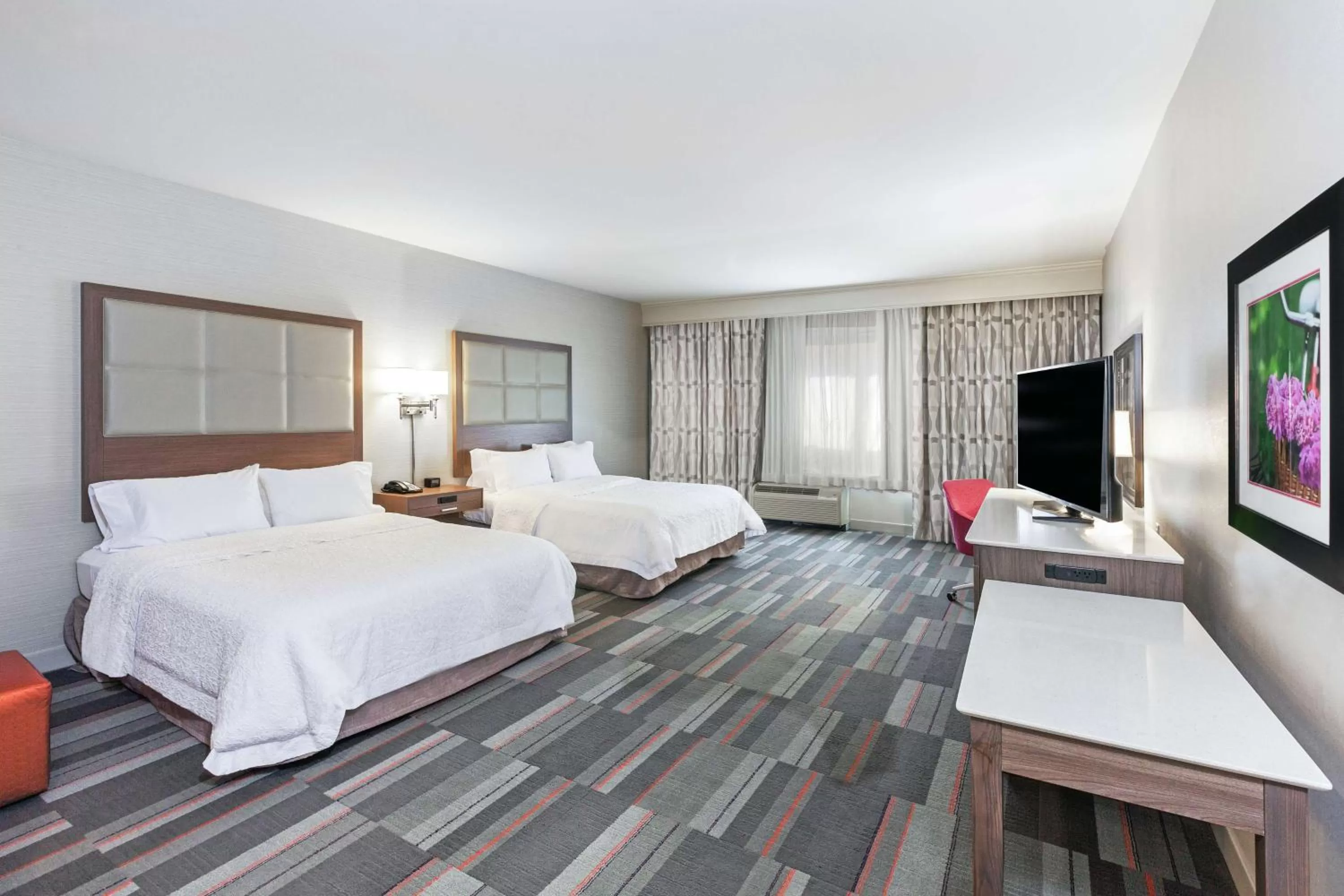 Bedroom, Bed in Hampton Inn North Little Rock McCain Mall, AR