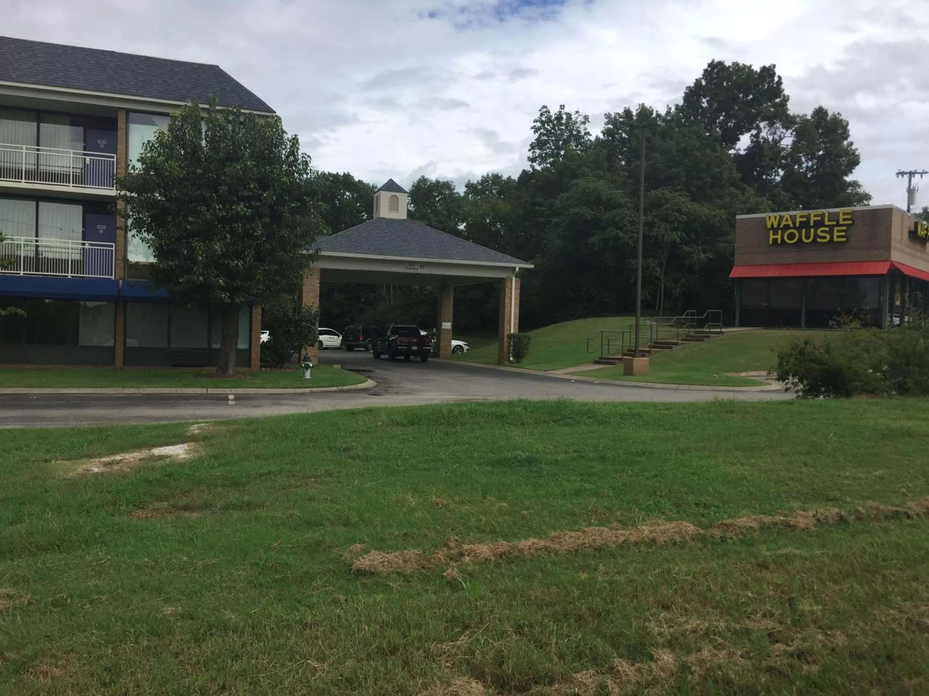 Property building in Motel 6-Nashville, TN - Airport