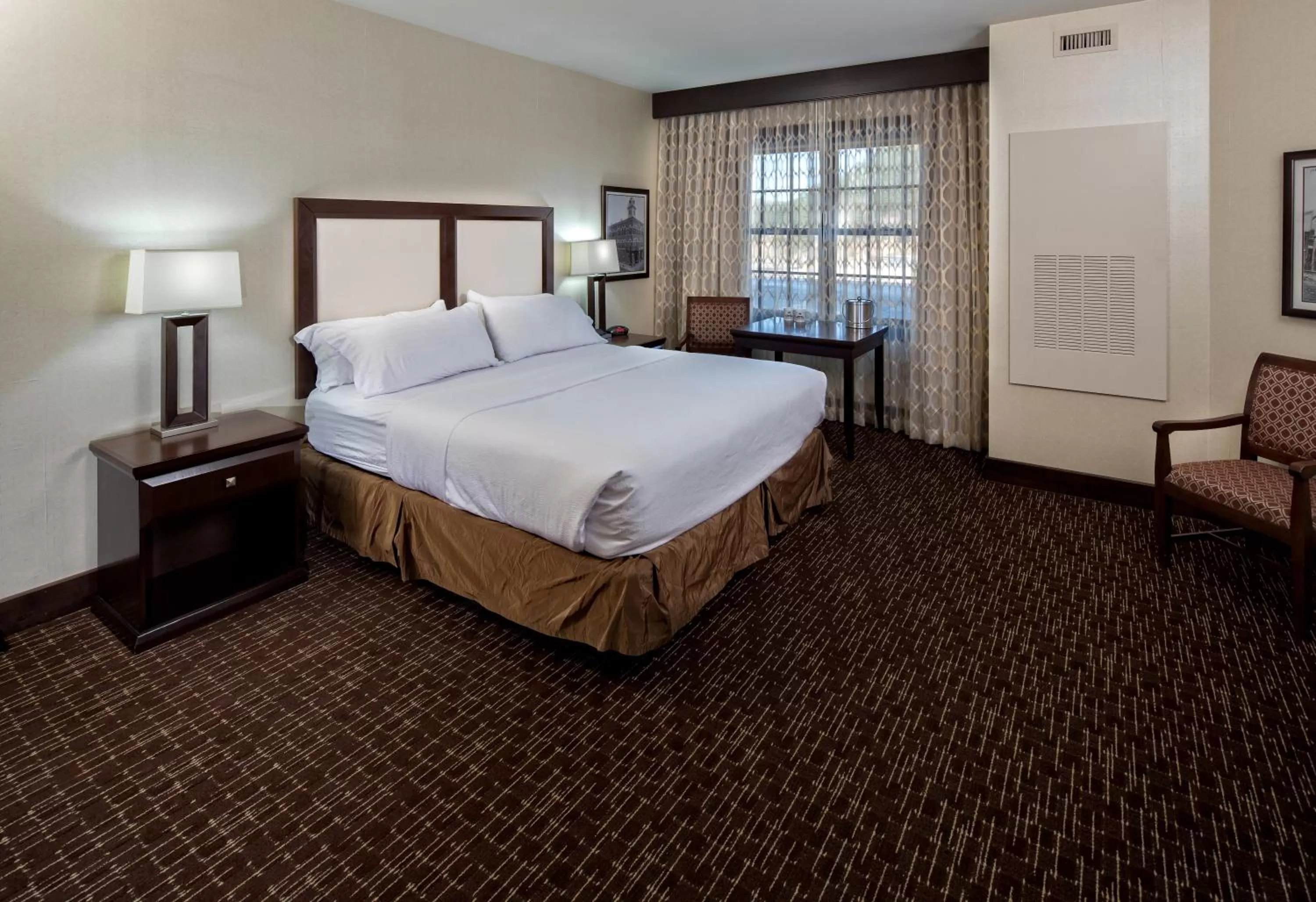 Bed in Holiday Inn Resort Deadwood Mountain Grand by IHG