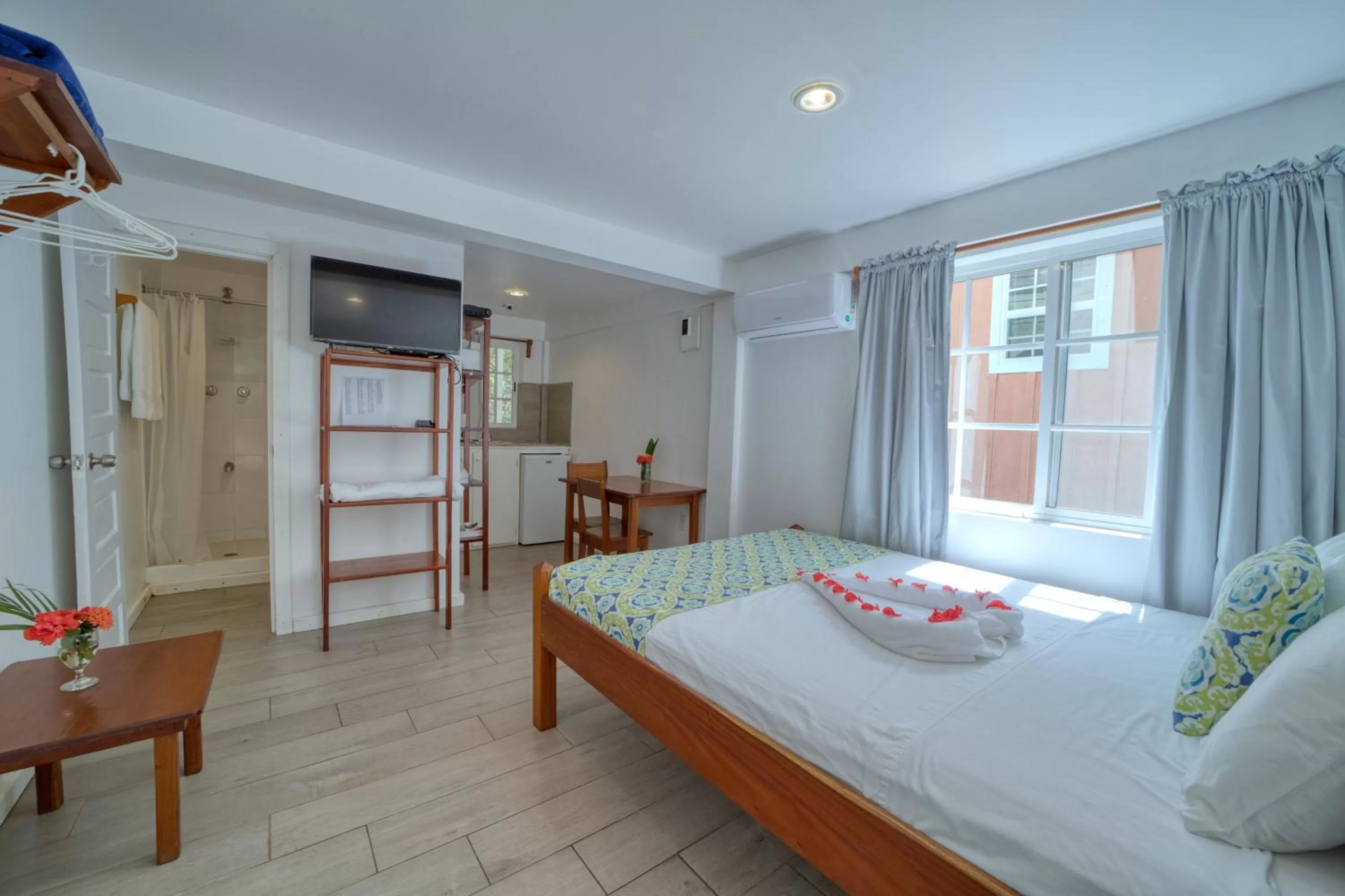 Photo of the whole room in Placencia Villas