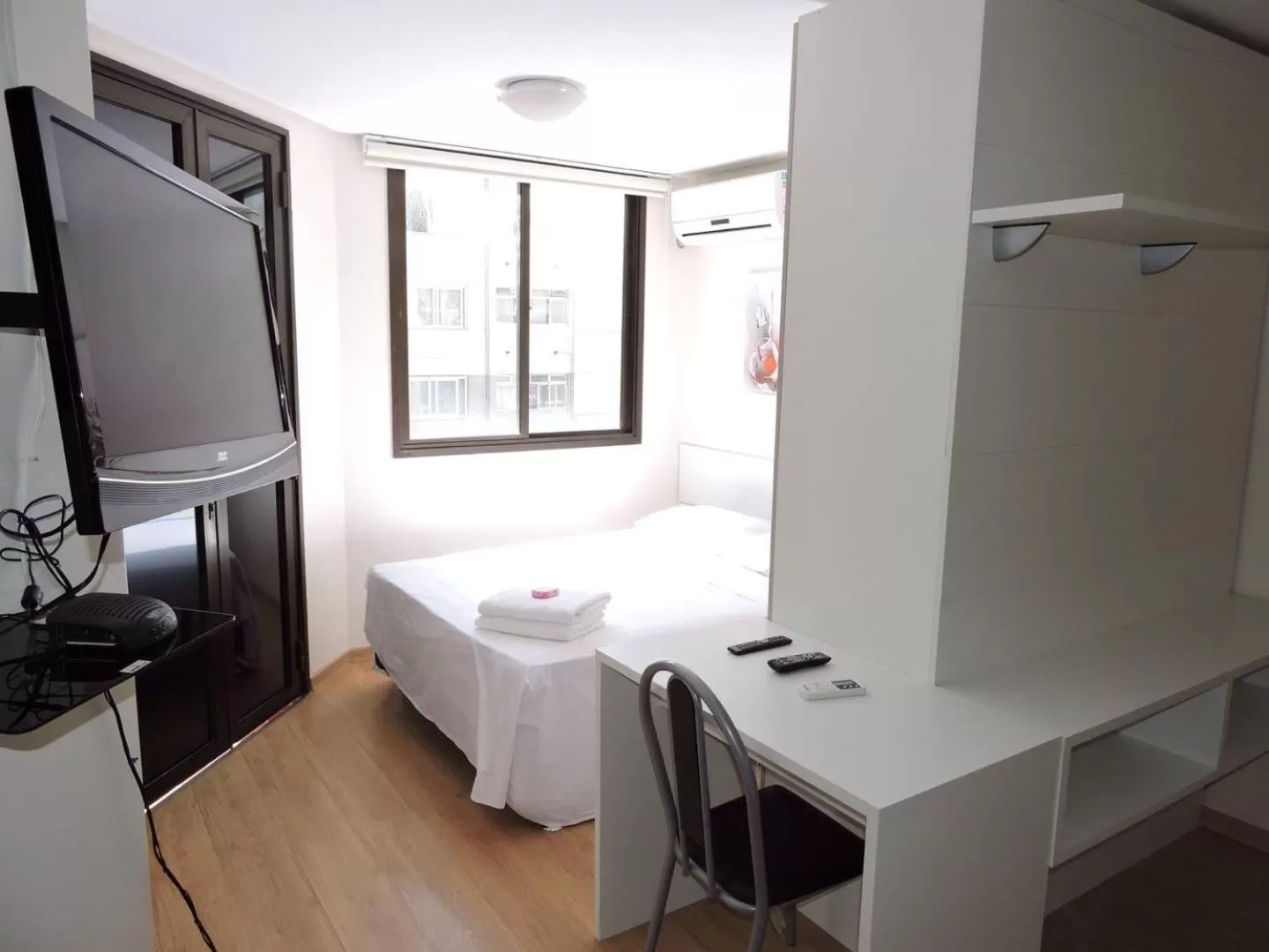 Photo of the whole room, Bed in Manhattan Apart Hotel