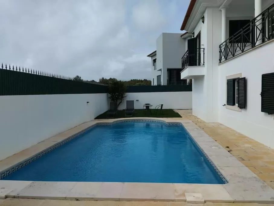 Swimming Pool in Villa Privée Cascais