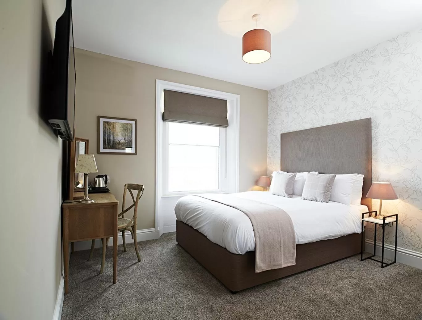 Bed in The Frampton Arms