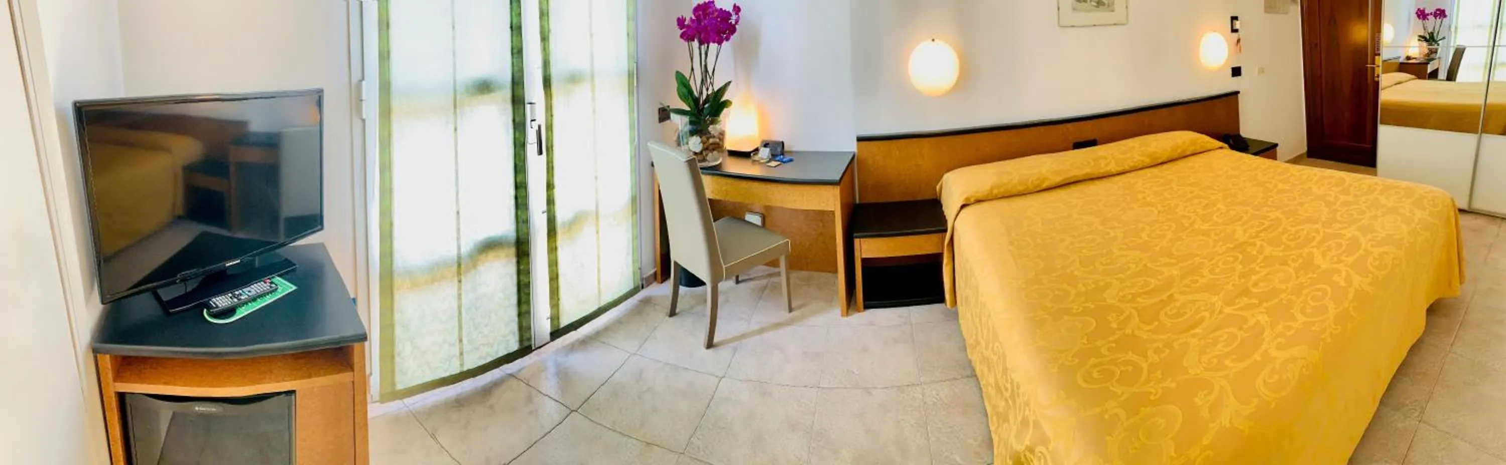 Photo of the whole room in Hotel Lamberti