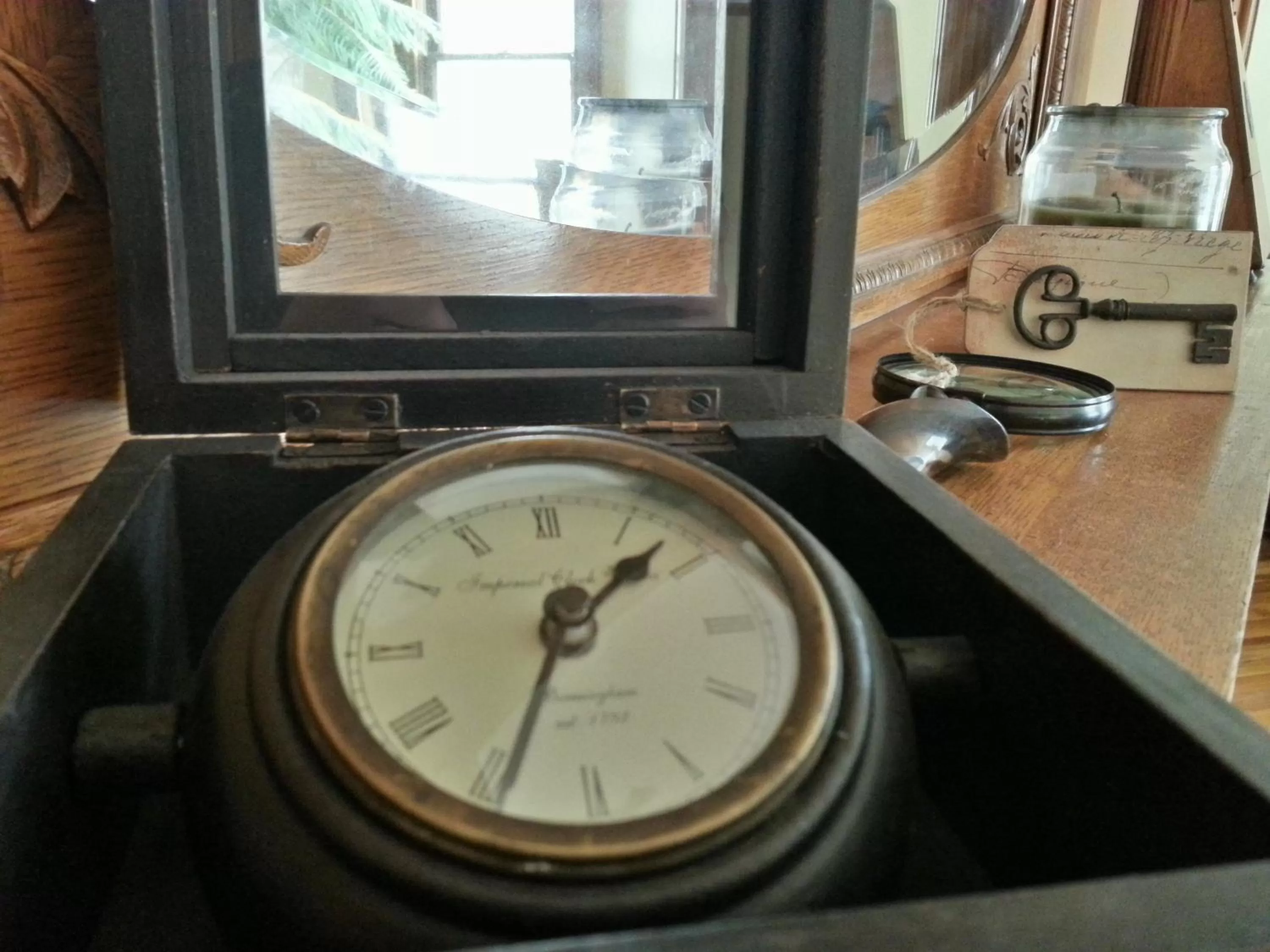 Living room in 1899 Inn