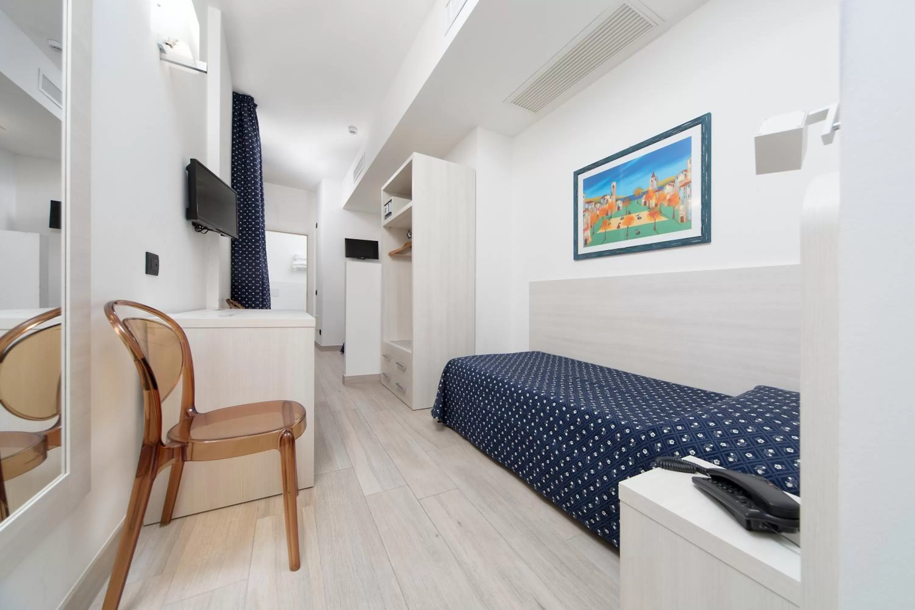 Photo of the whole room, Bed in Hotel Giotto