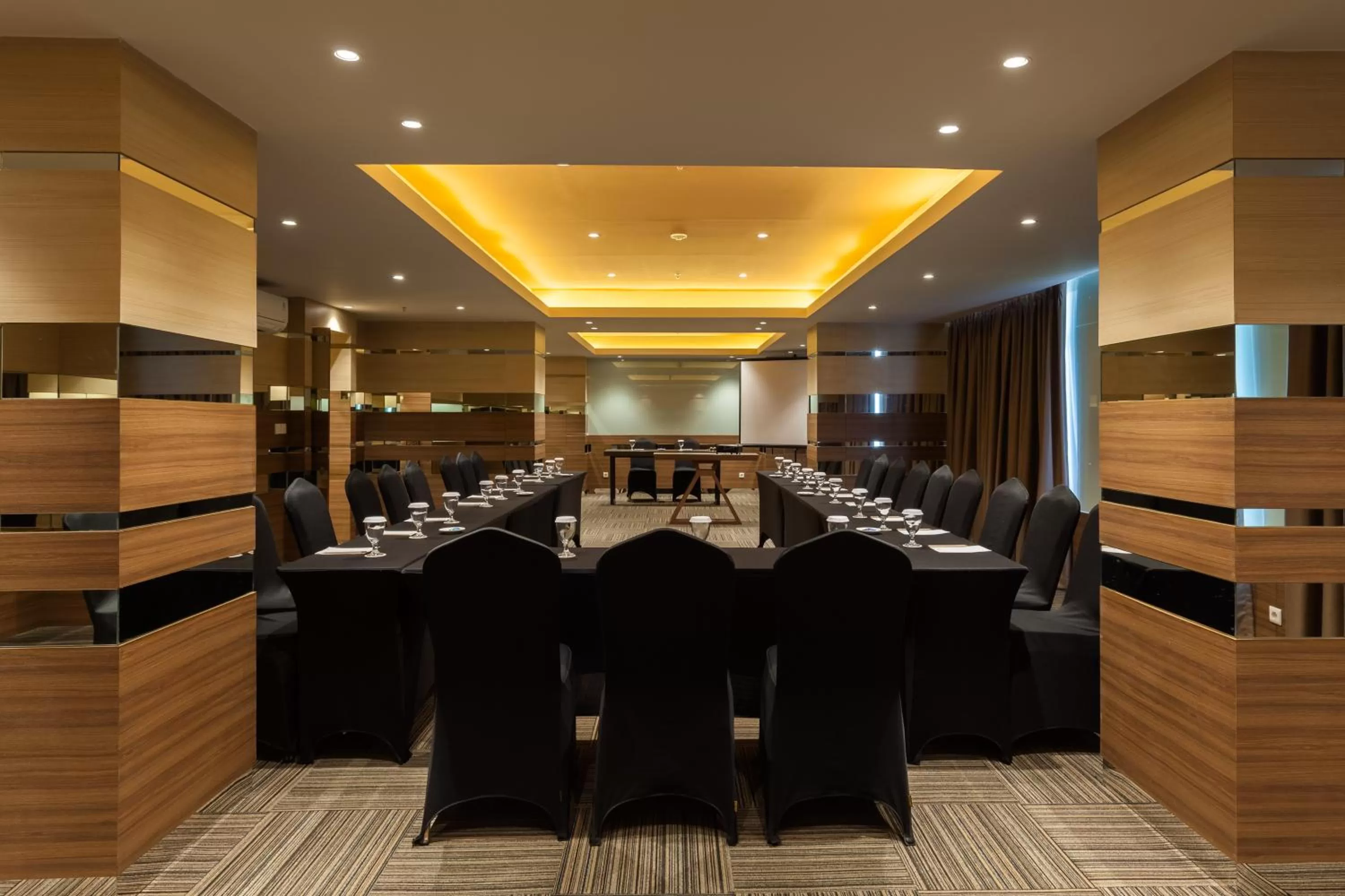 Business facilities in Sahid Serpong