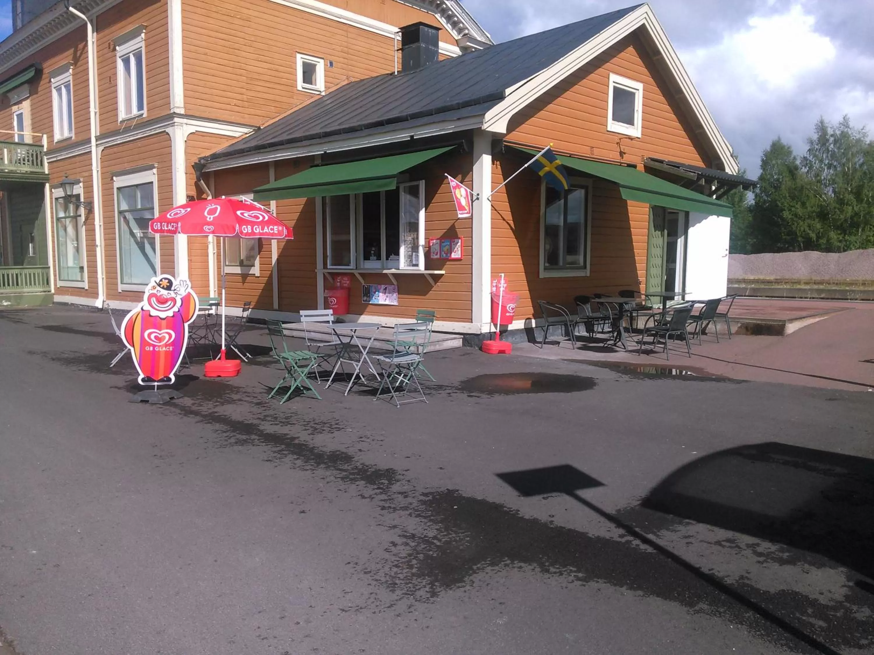 Food and drinks in Orsa Station Bed and Breakfast