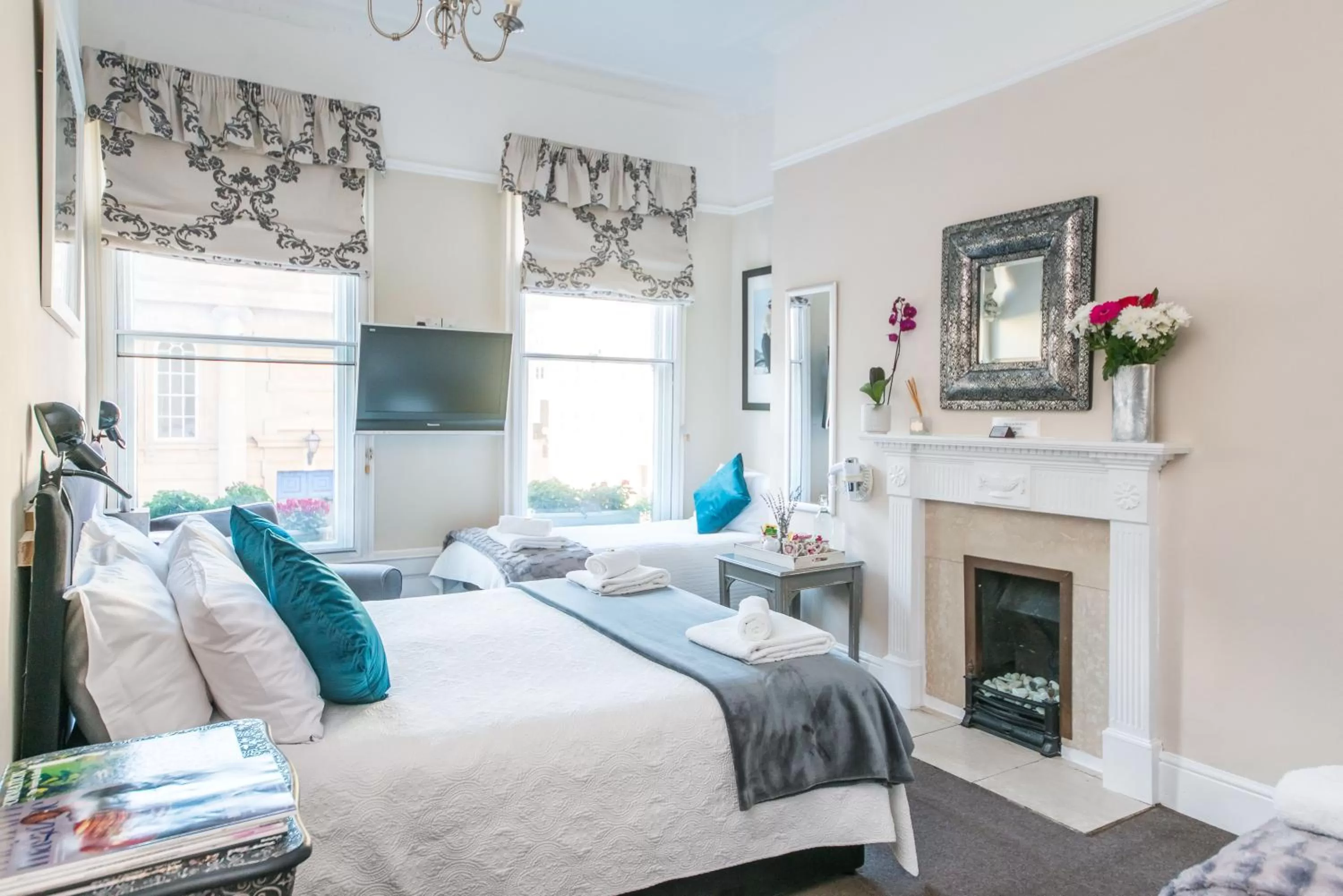 Shower in The Henry Guest House