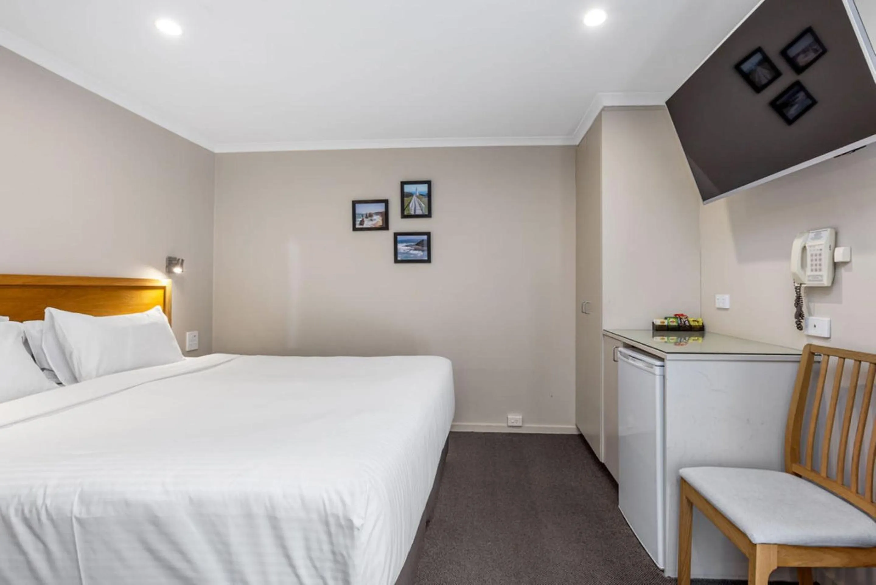 Bedroom, Bed in Best Western Apollo Bay Motel