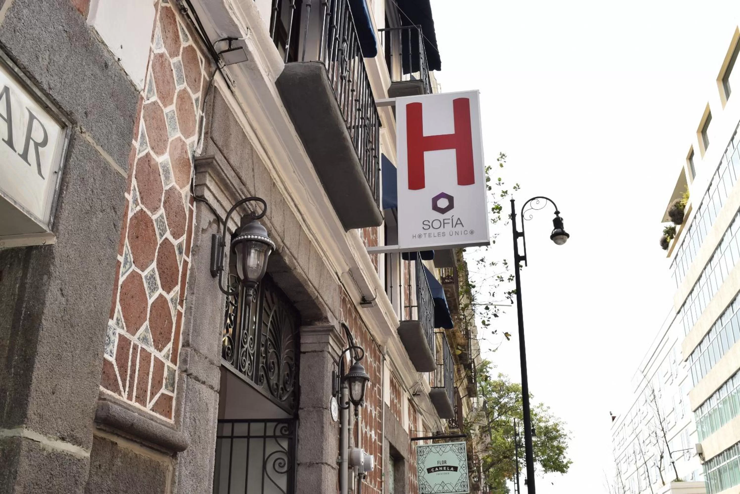 Facade/entrance in Hotel Sofia