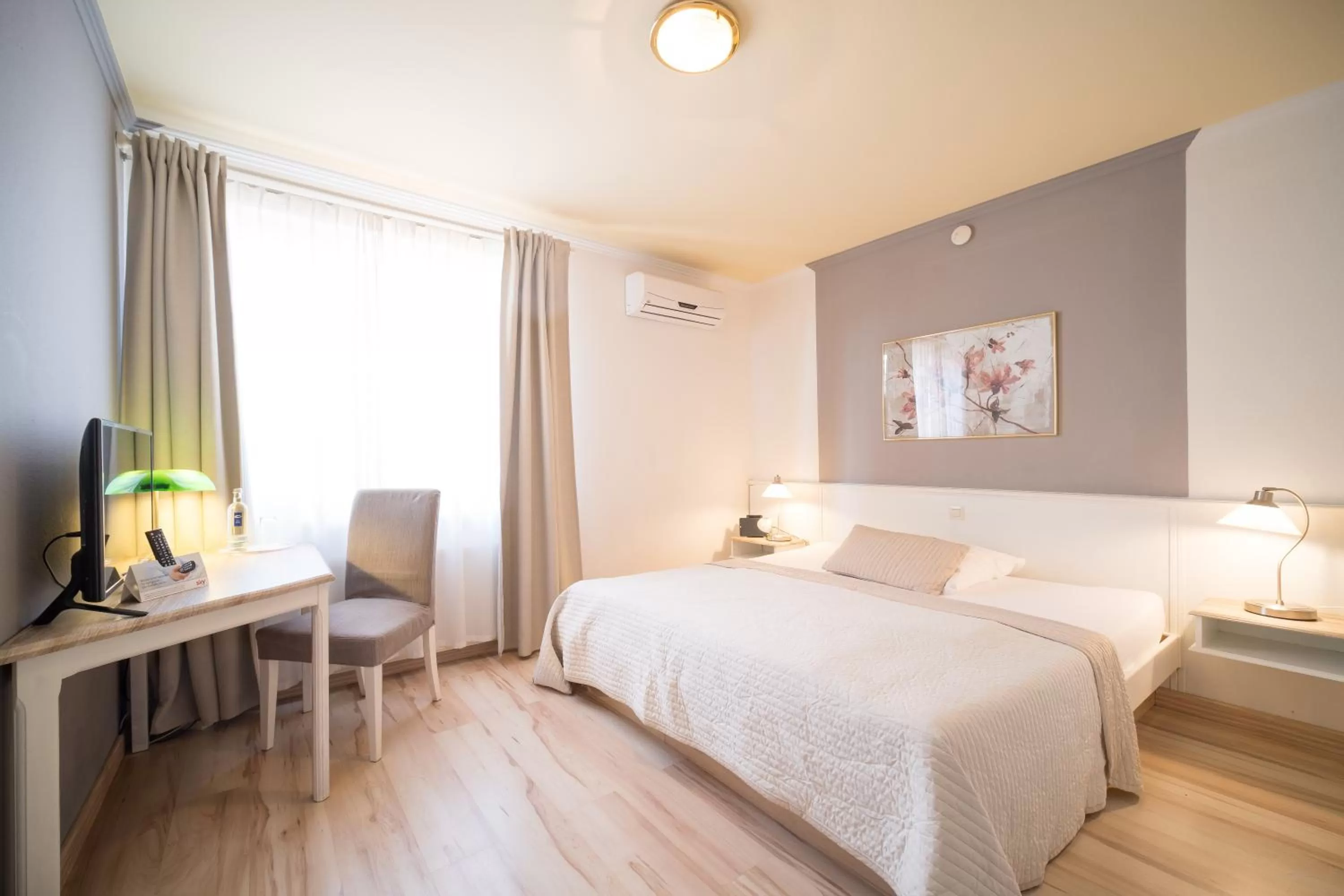 Photo of the whole room, Bed in Hotel Toskana