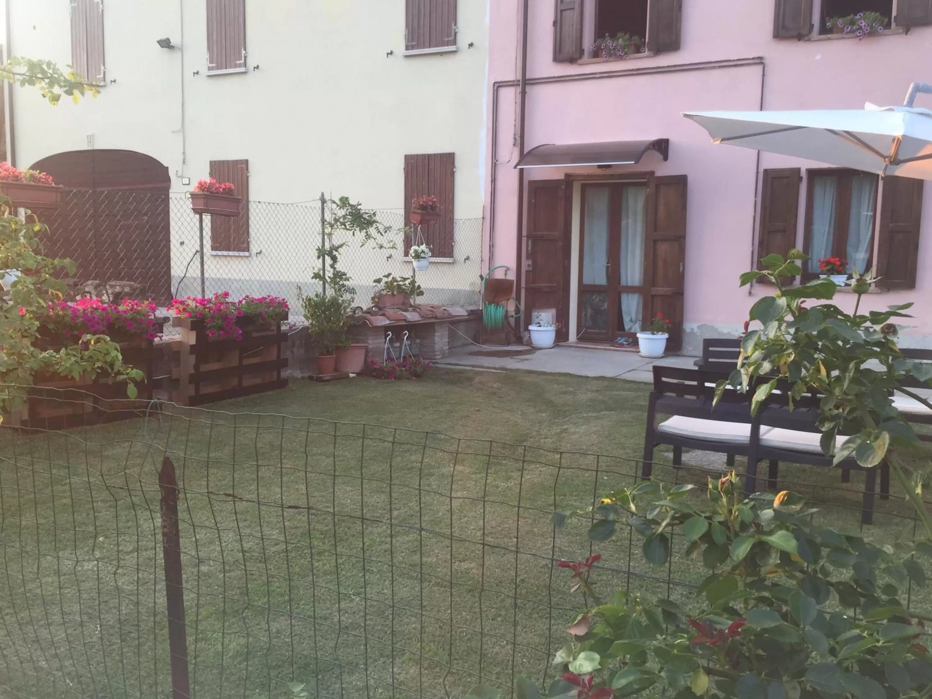 B&B Happiness in the Country