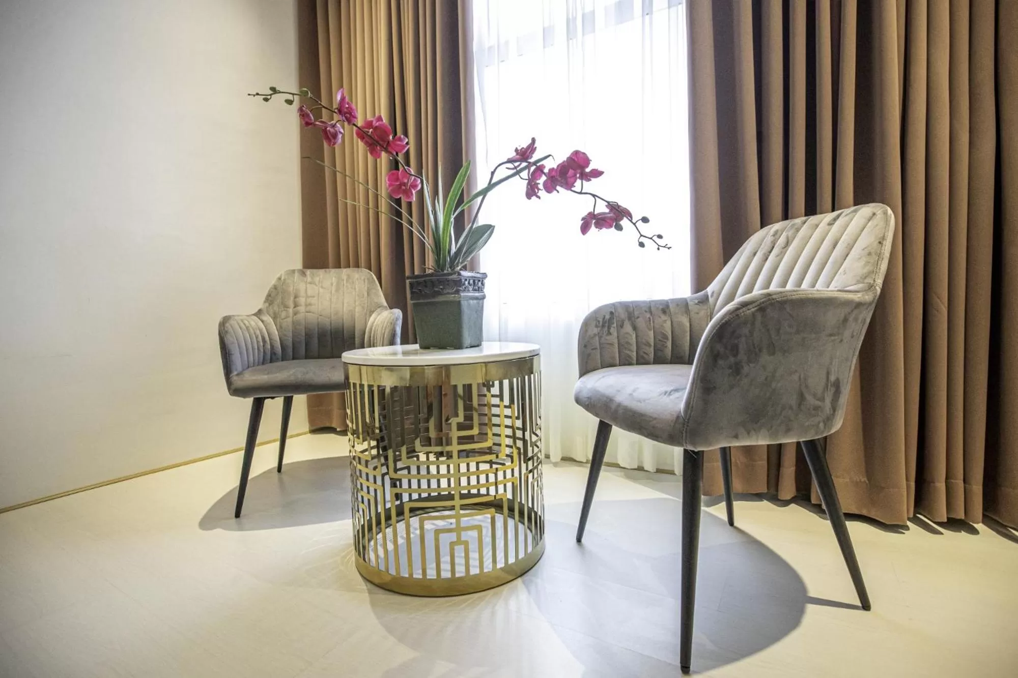 Seating area in Solano Hotel