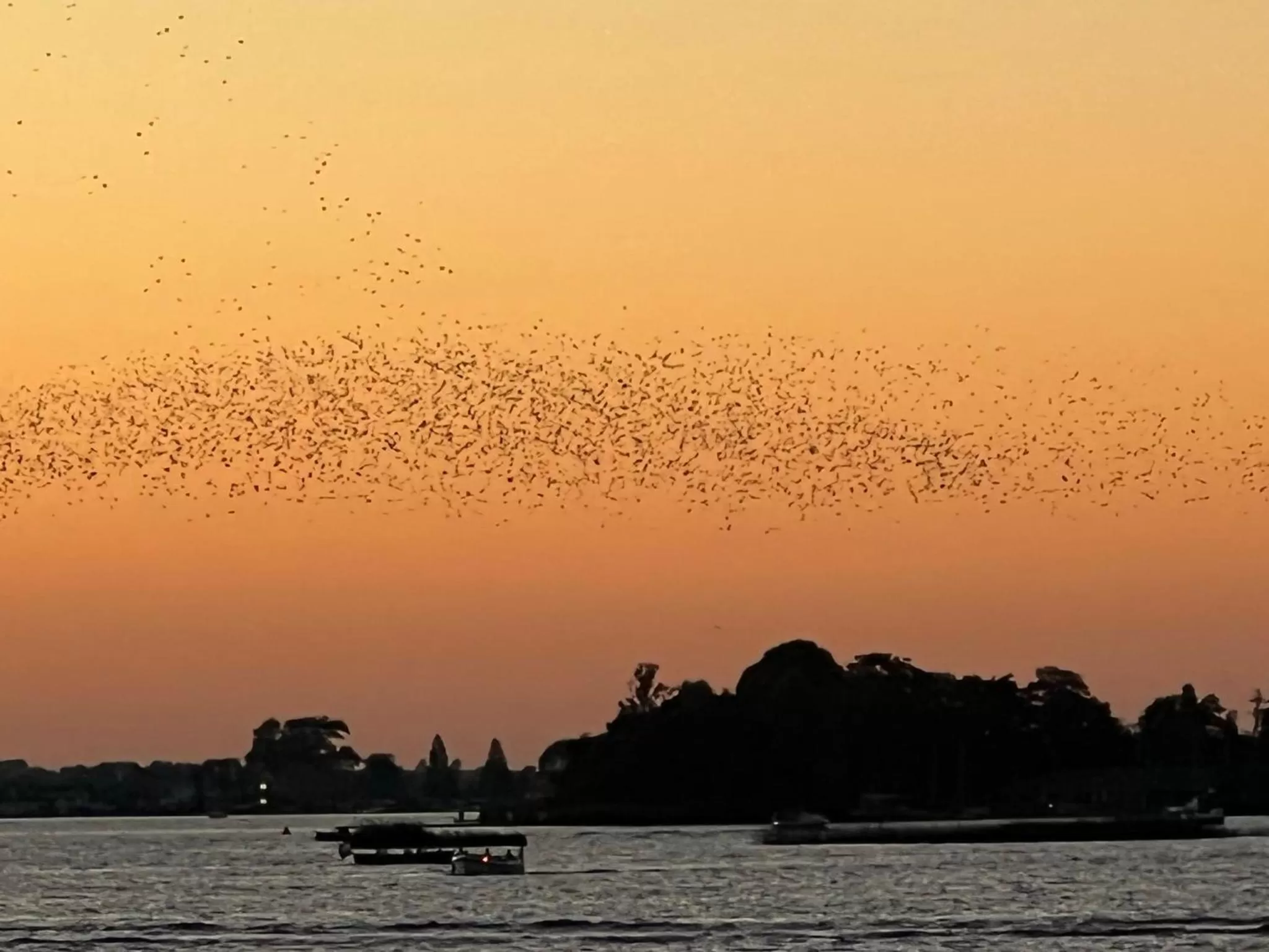 Sunset in Plassenzicht Logies, Vergaderen en Sloepverhuur