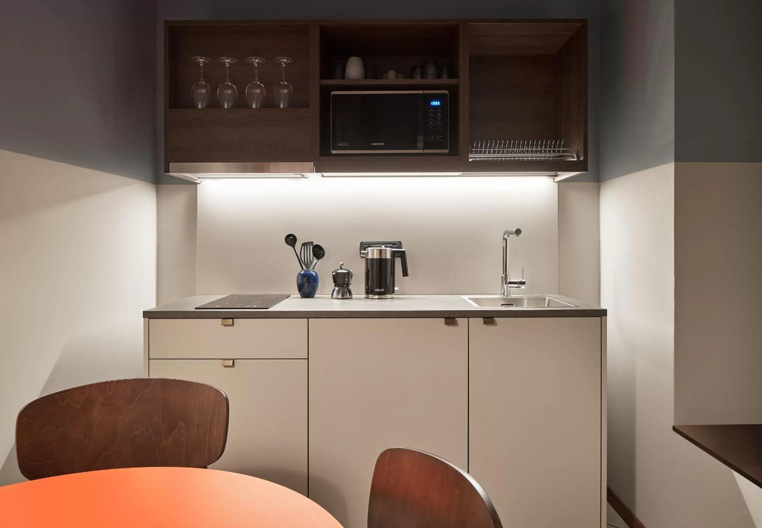 Coffee/tea facilities in URBANAUTS STUDIOS Minelli