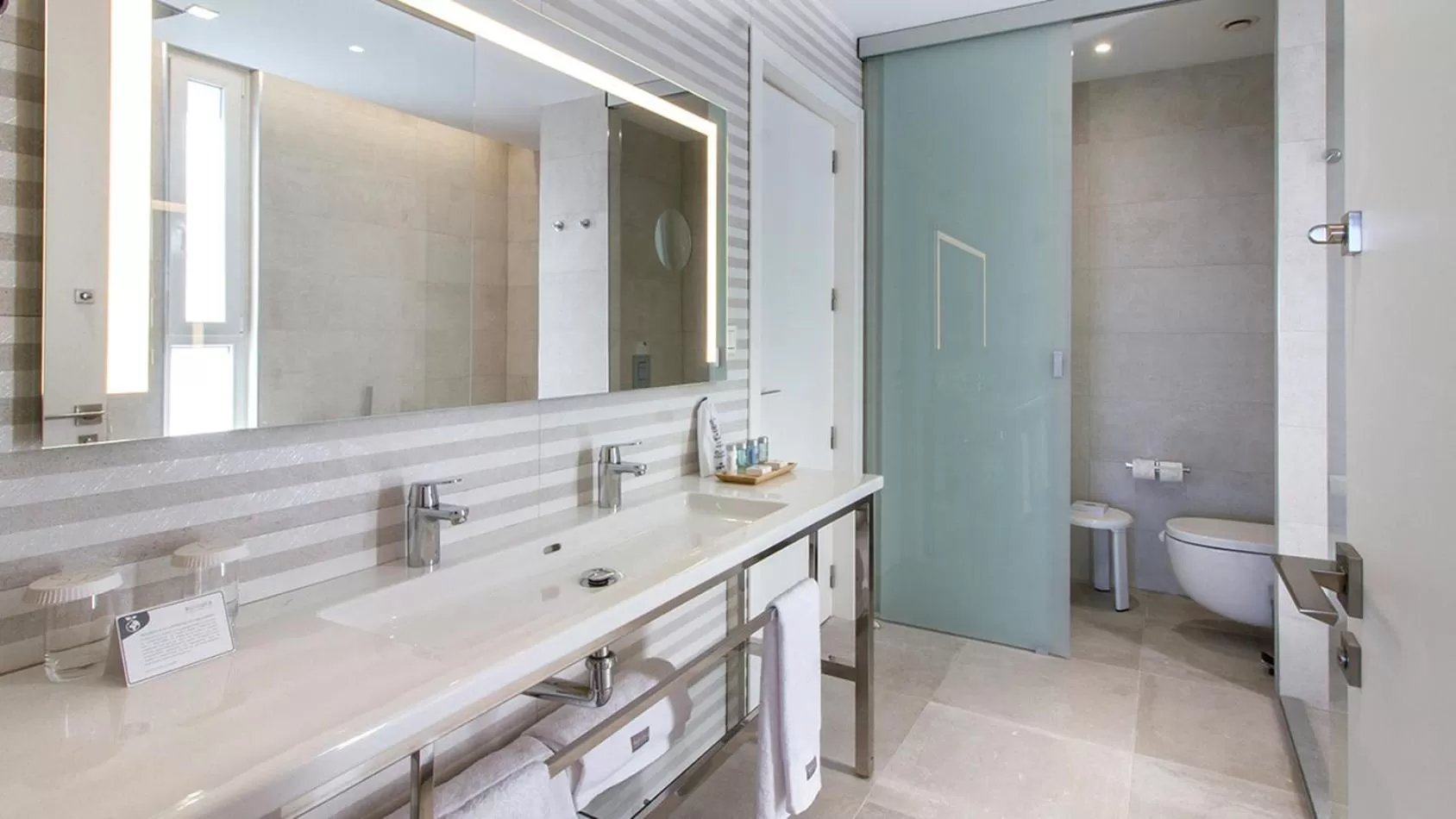 Bathroom in ESTIMAR Calpe Suitopia