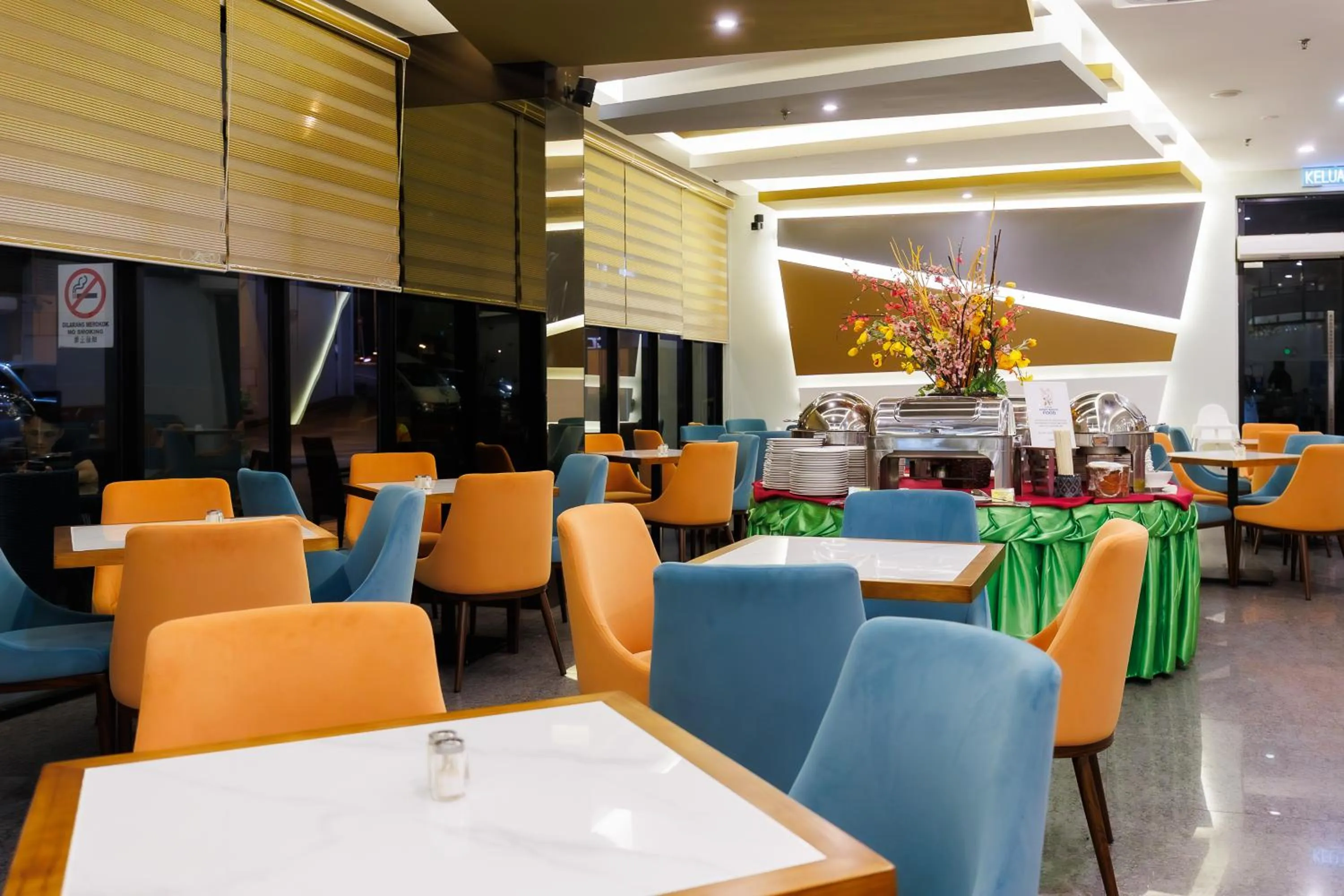 Restaurant/places to eat in 56 Hotel