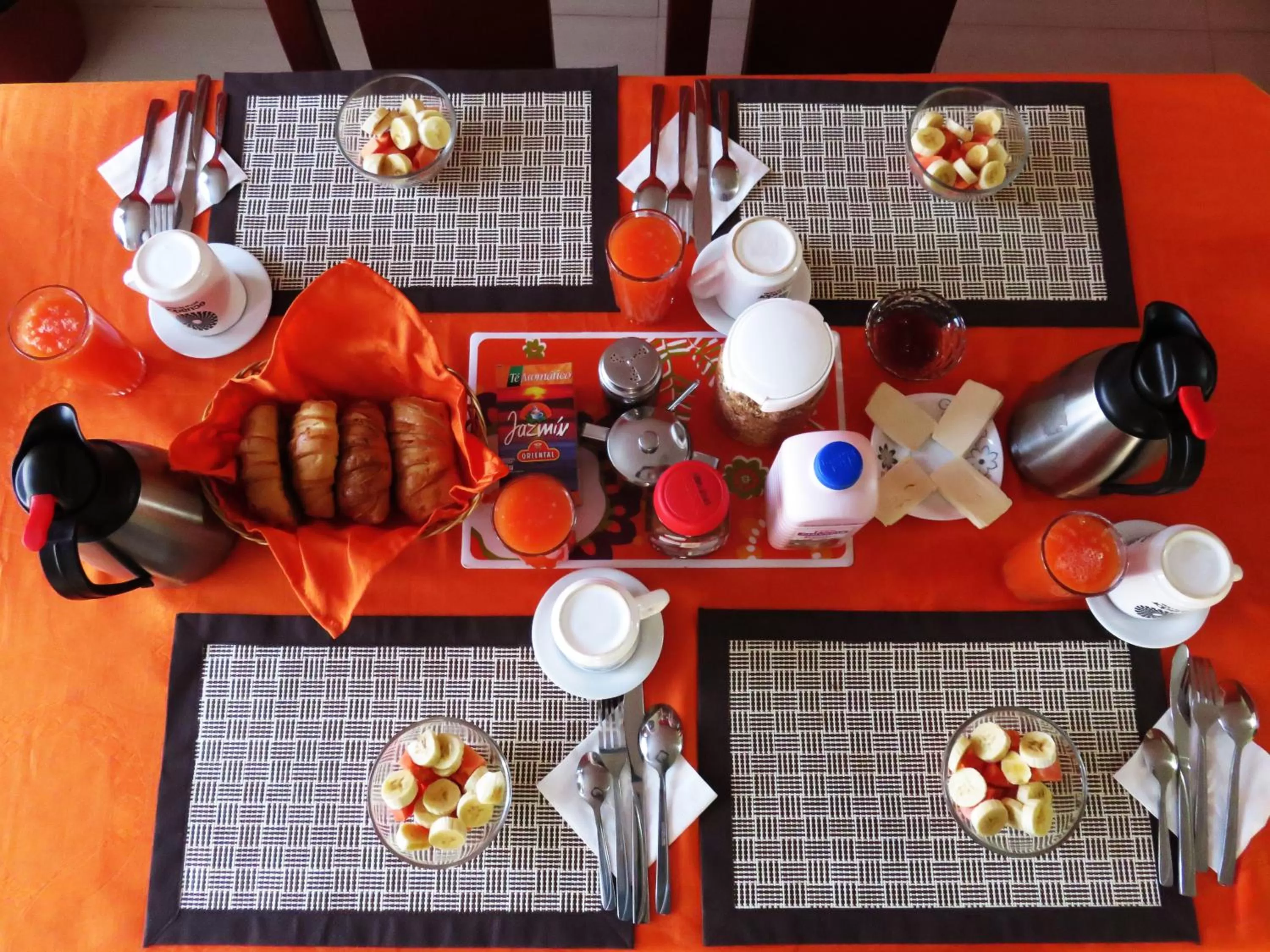 American breakfast in Casa del Montañero