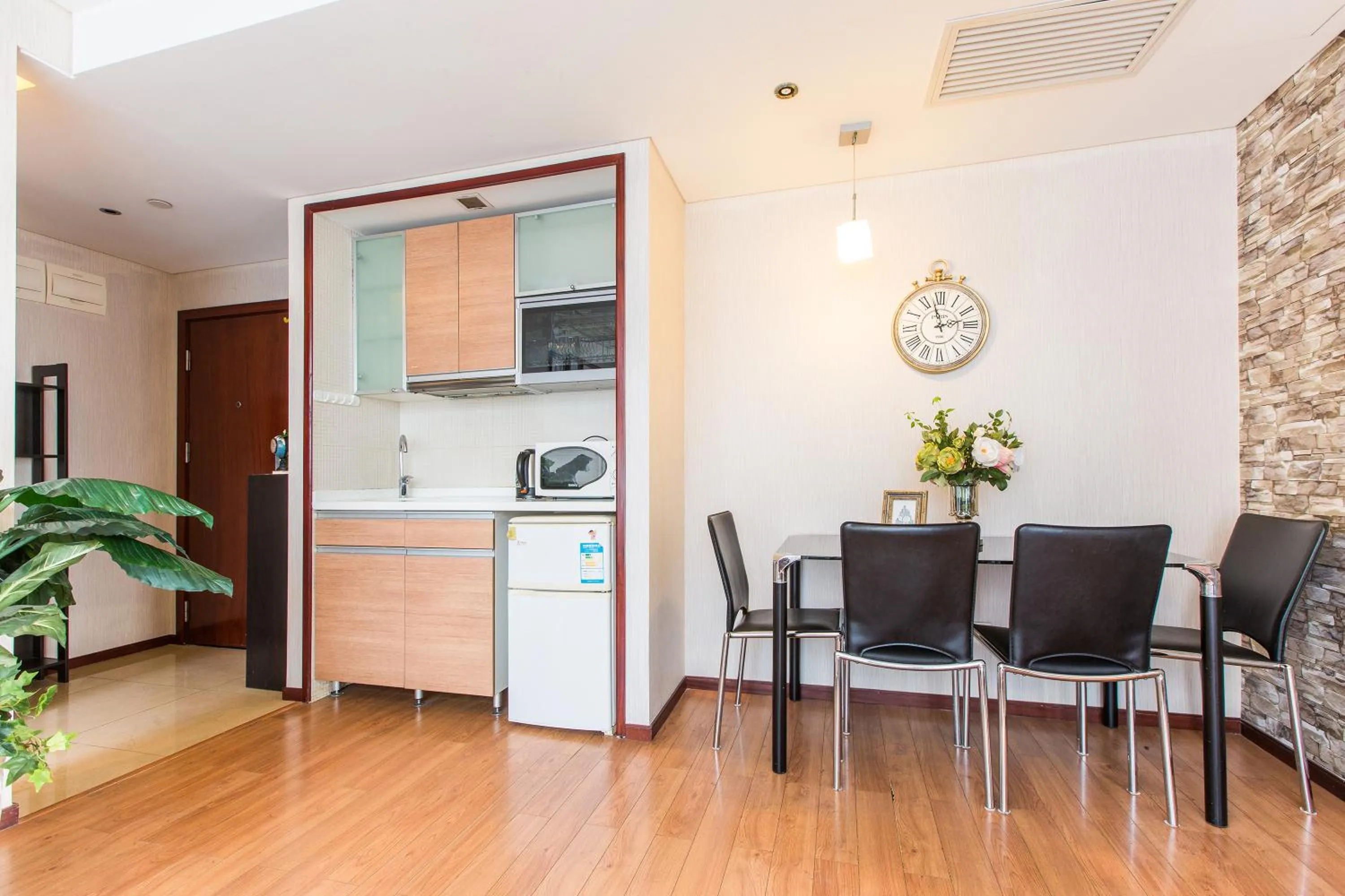 Westlake 7 Service Apartment