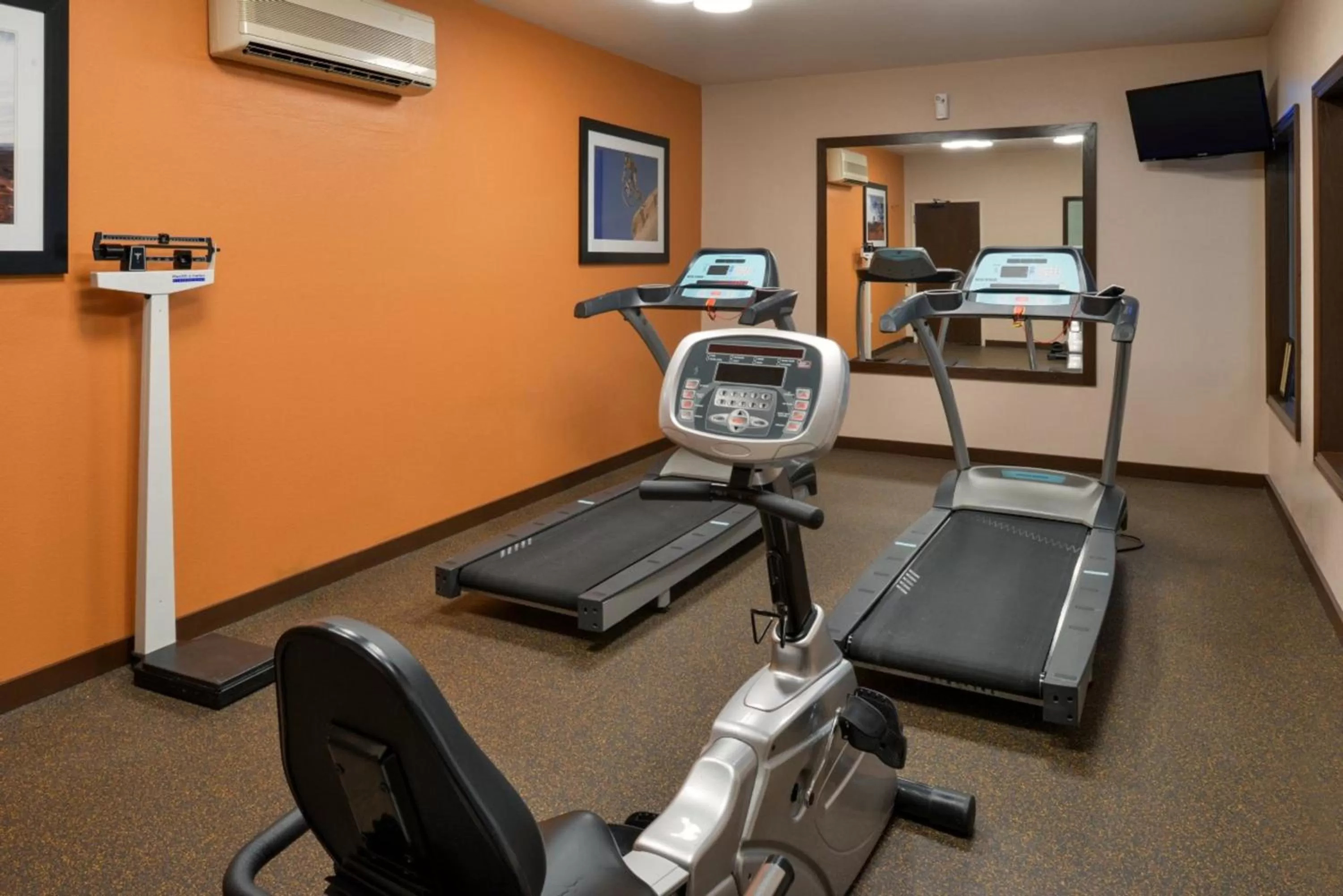 Fitness centre/facilities in Holiday Inn Express Kingman by IHG