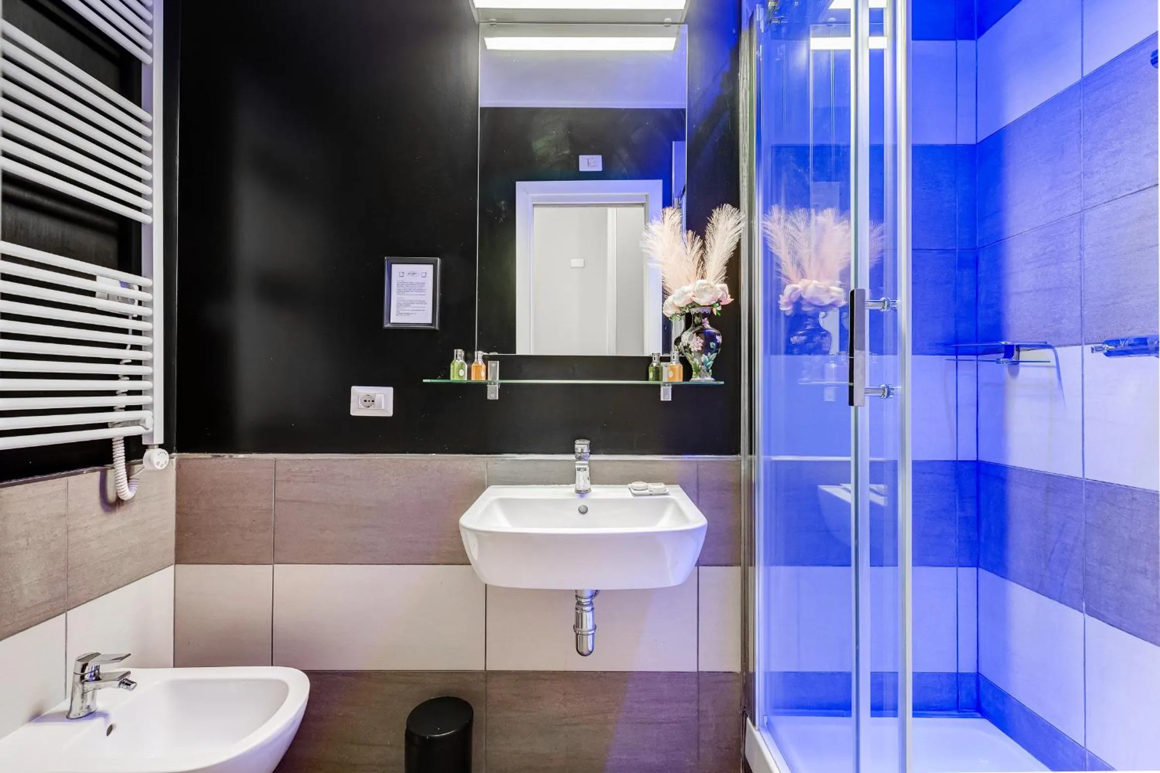 Shower in Hanky Suite