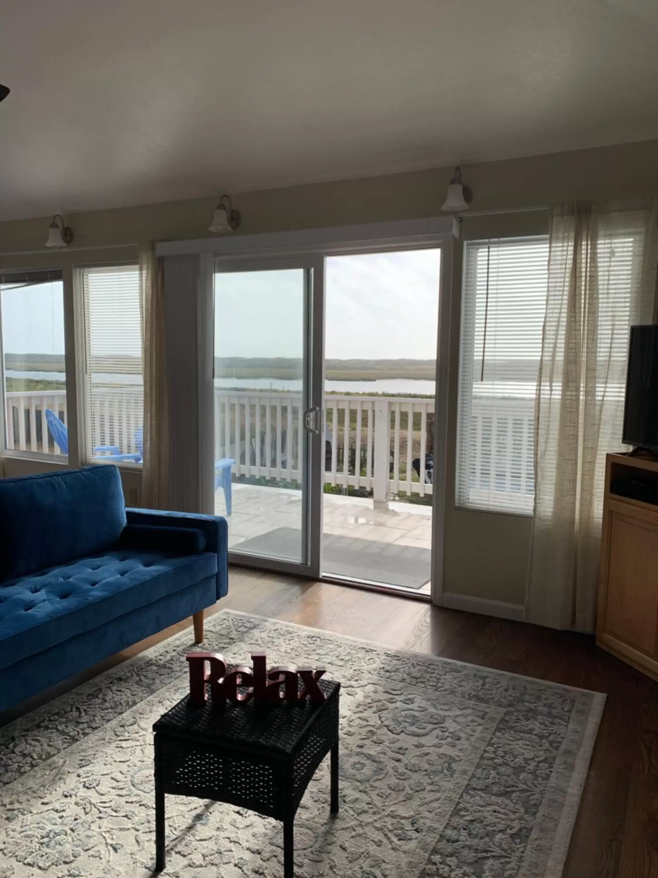 Apartment with Balcony in Captain's Inn at Moss Landing Apartment with Balcony in Captain's Inn at Moss Landing