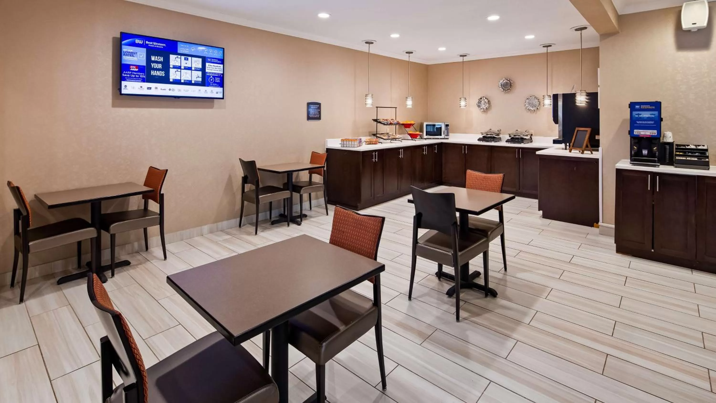Dining area in Best Western Muscatine - Pearl City Hotel