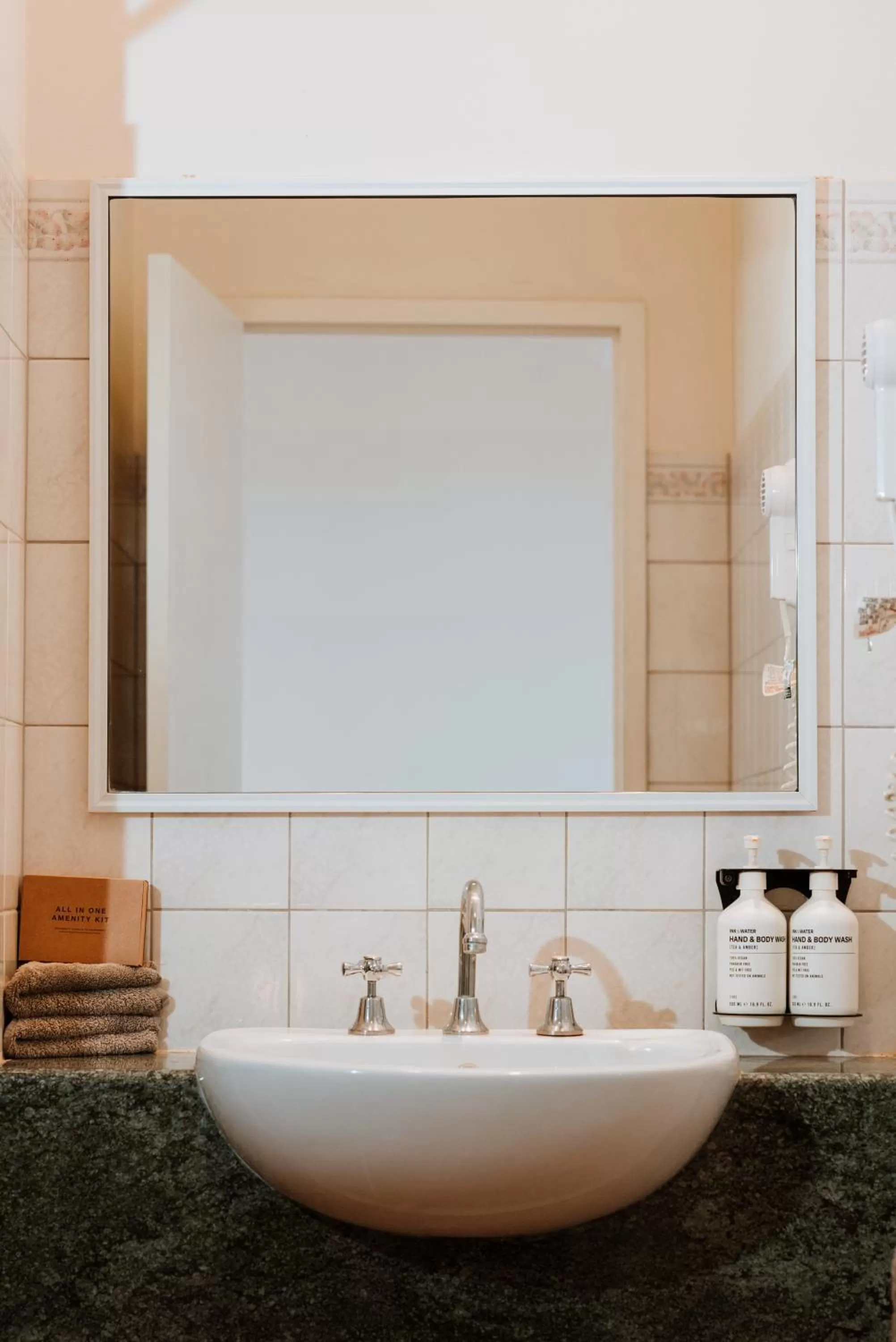 Bathroom in Hedland Hotel
