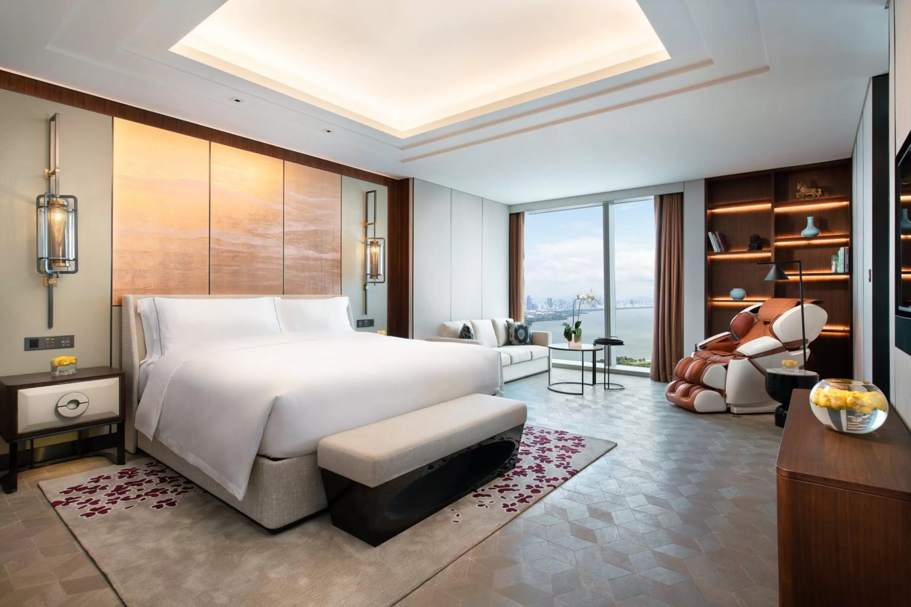 Bedroom, Bed in Raffles Shenzhen, Situated in the heart of One Shenzhen Bay, Book Now to Enjoy Free Minibar and Happy Hour Privileges at Long Bar on 71F