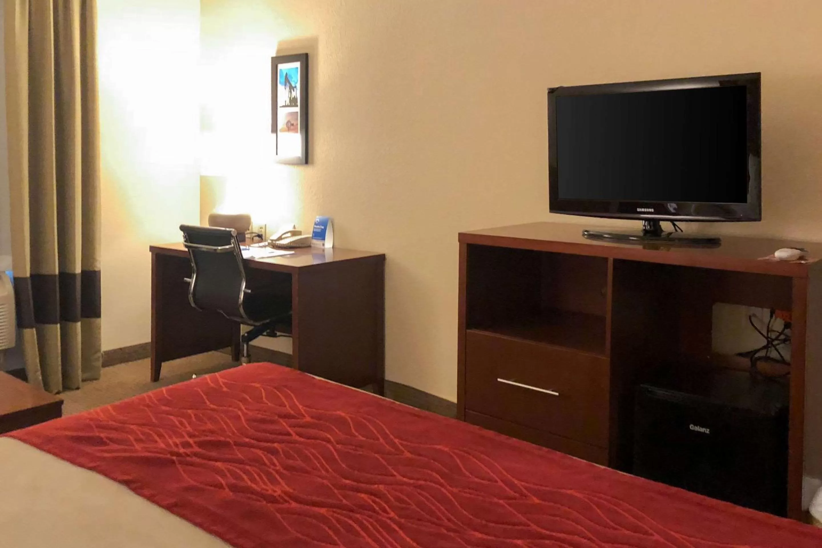 Photo of the whole room, Bed in Comfort Inn Early Brownwood
