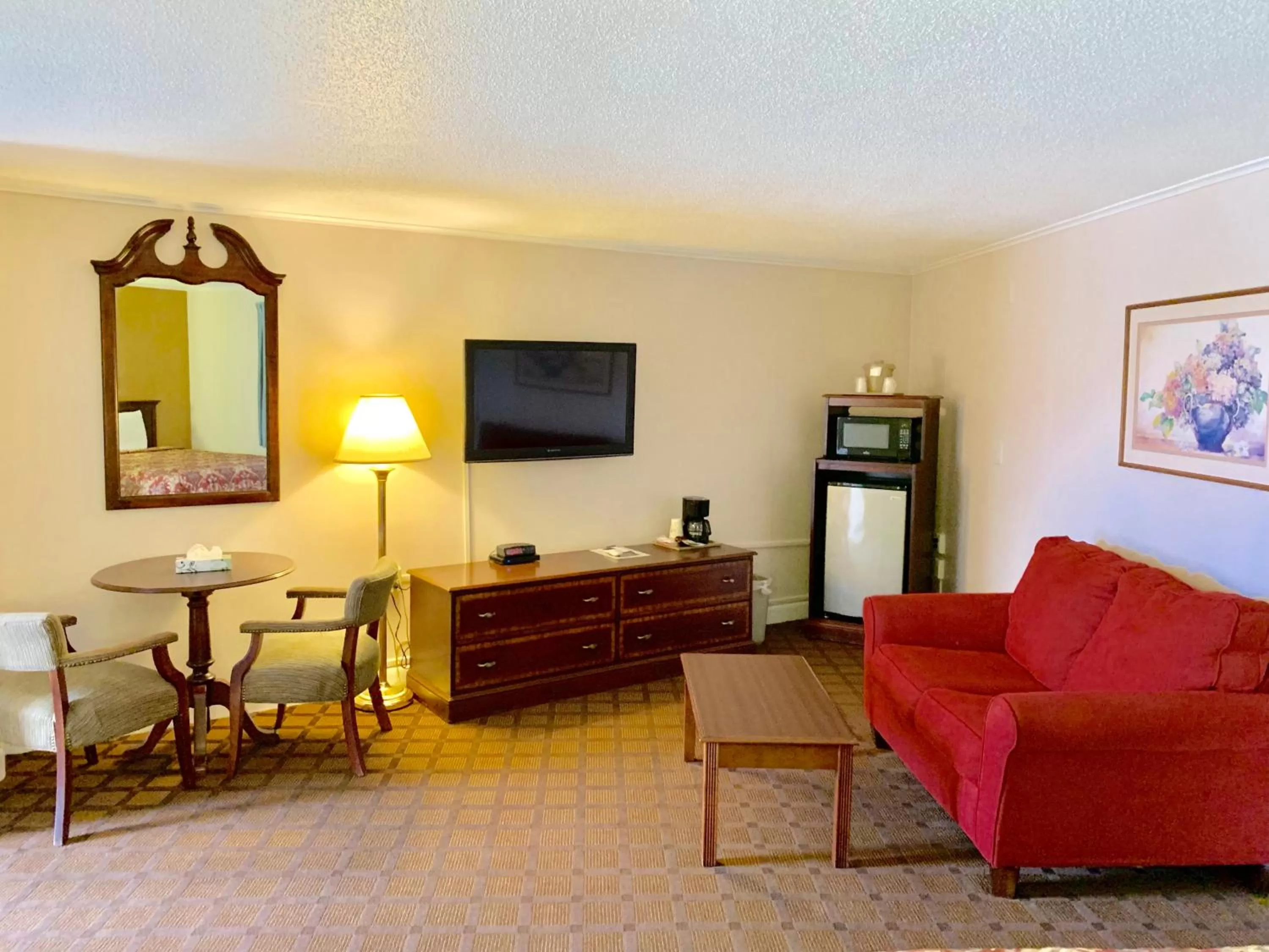 TV and multimedia in EastGate Inn