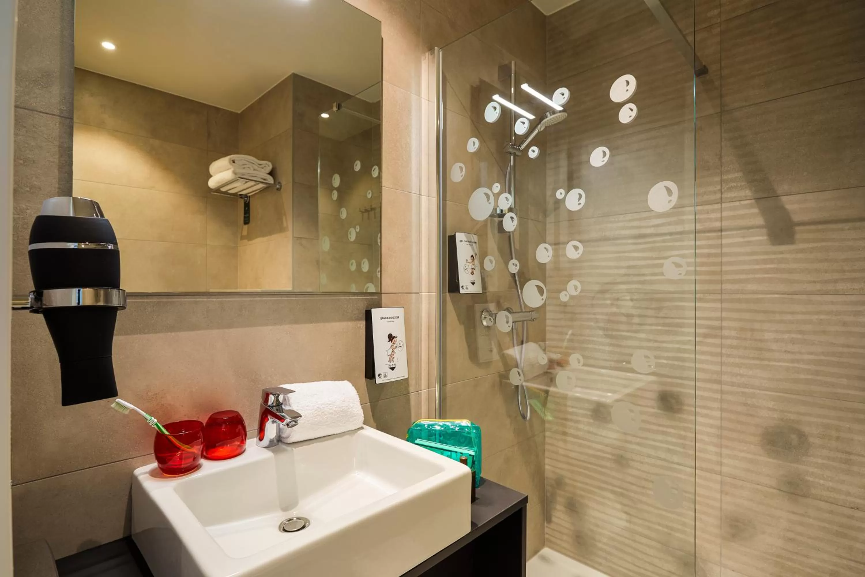 Shower in ibis Styles Liege Guillemins
