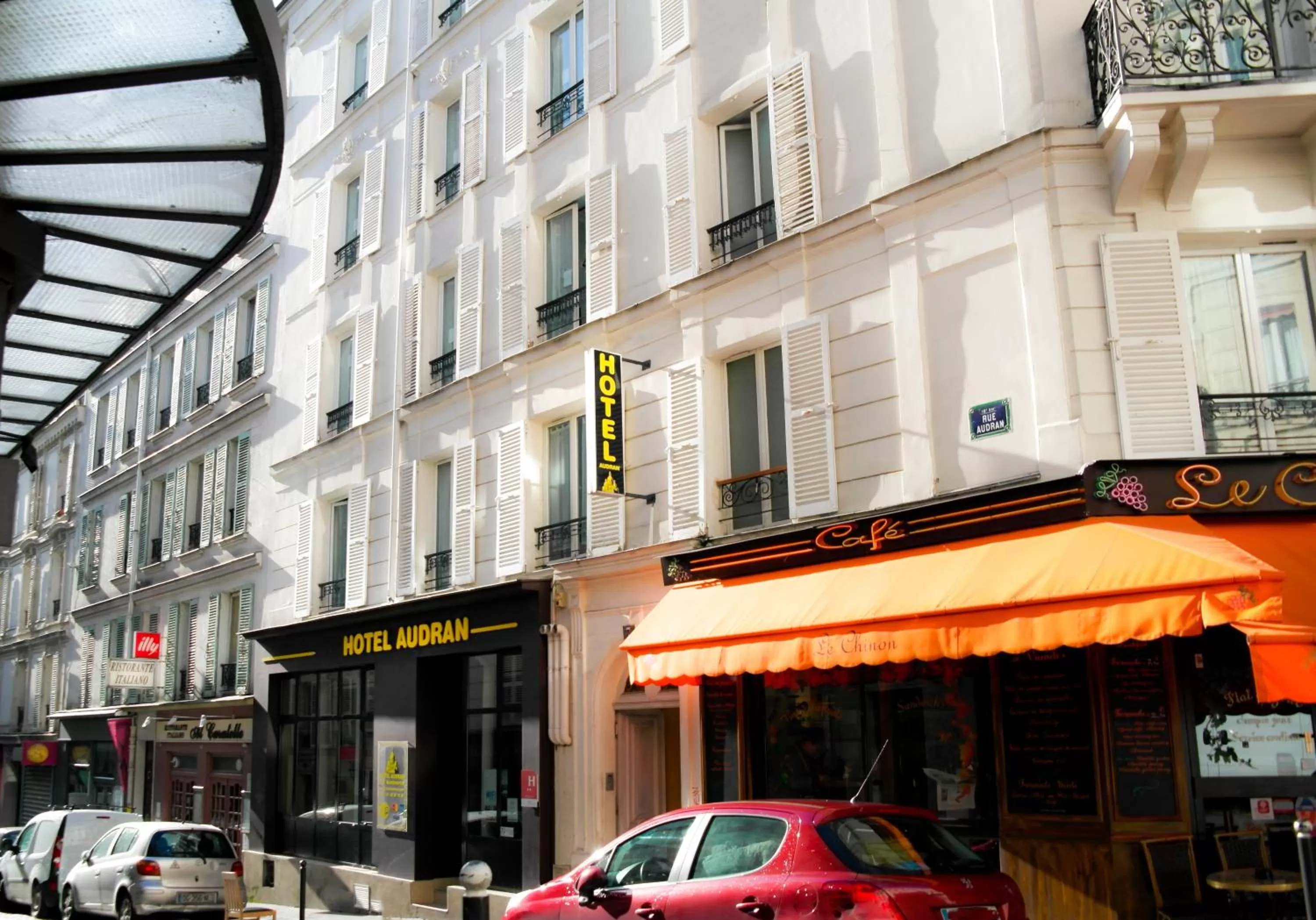 Facade/entrance in Hotel Audran