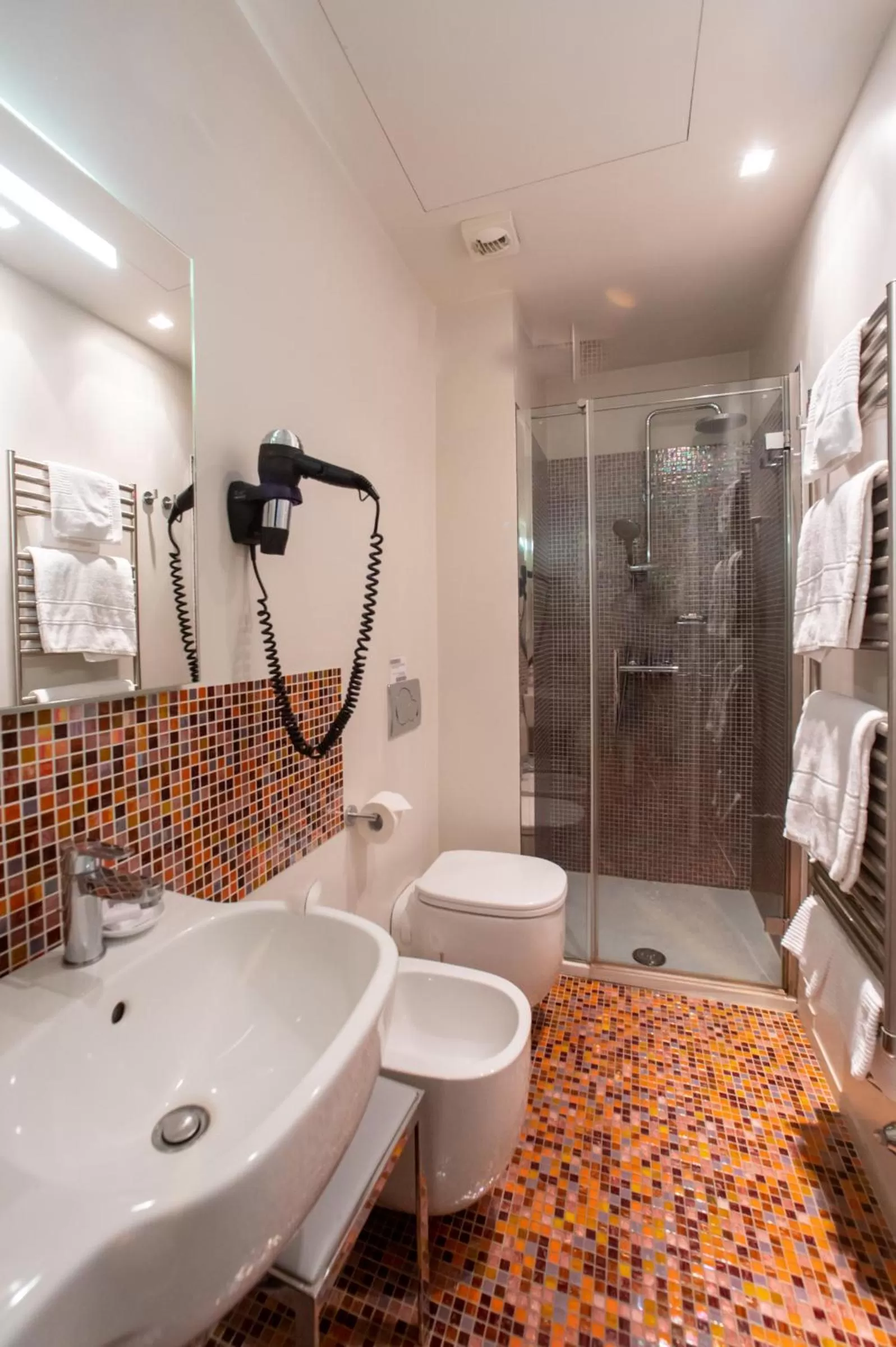 Bathroom in Hotel Annunziata