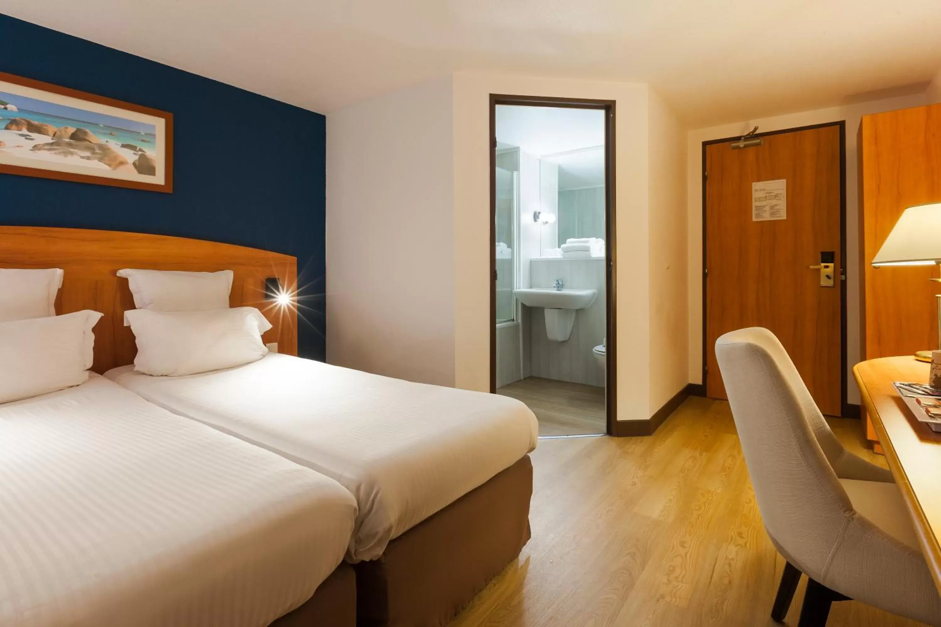 Twin Room in Comfort Hotel Evreux Twin Room in Comfort Hotel Evreux