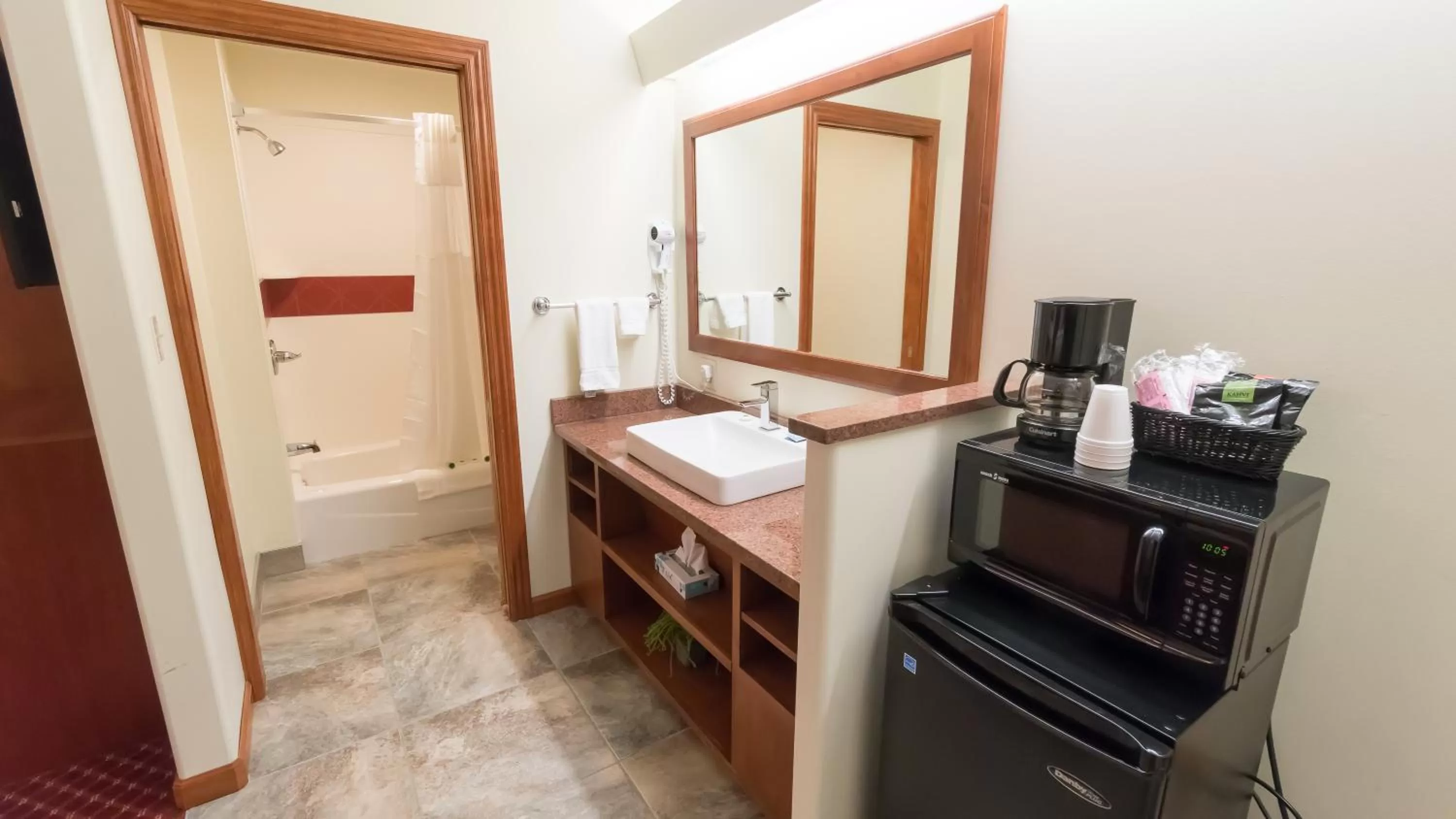 Bathroom in Shepherd Mountain Inn & Suites