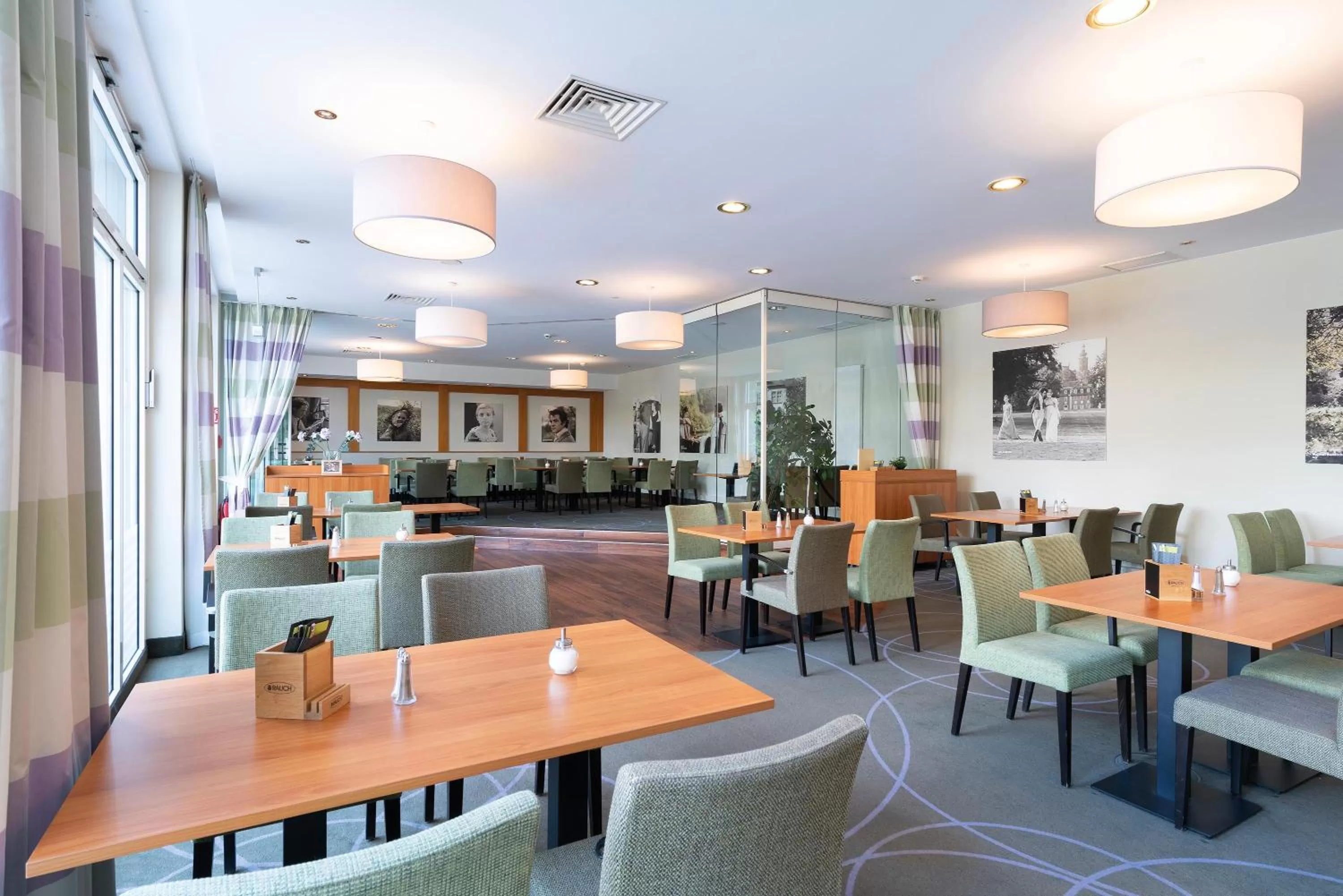 Restaurant/places to eat in Seminaris Hotel Potsdam Griebnitzsee