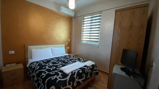 Bed in Kompleksi GJONI