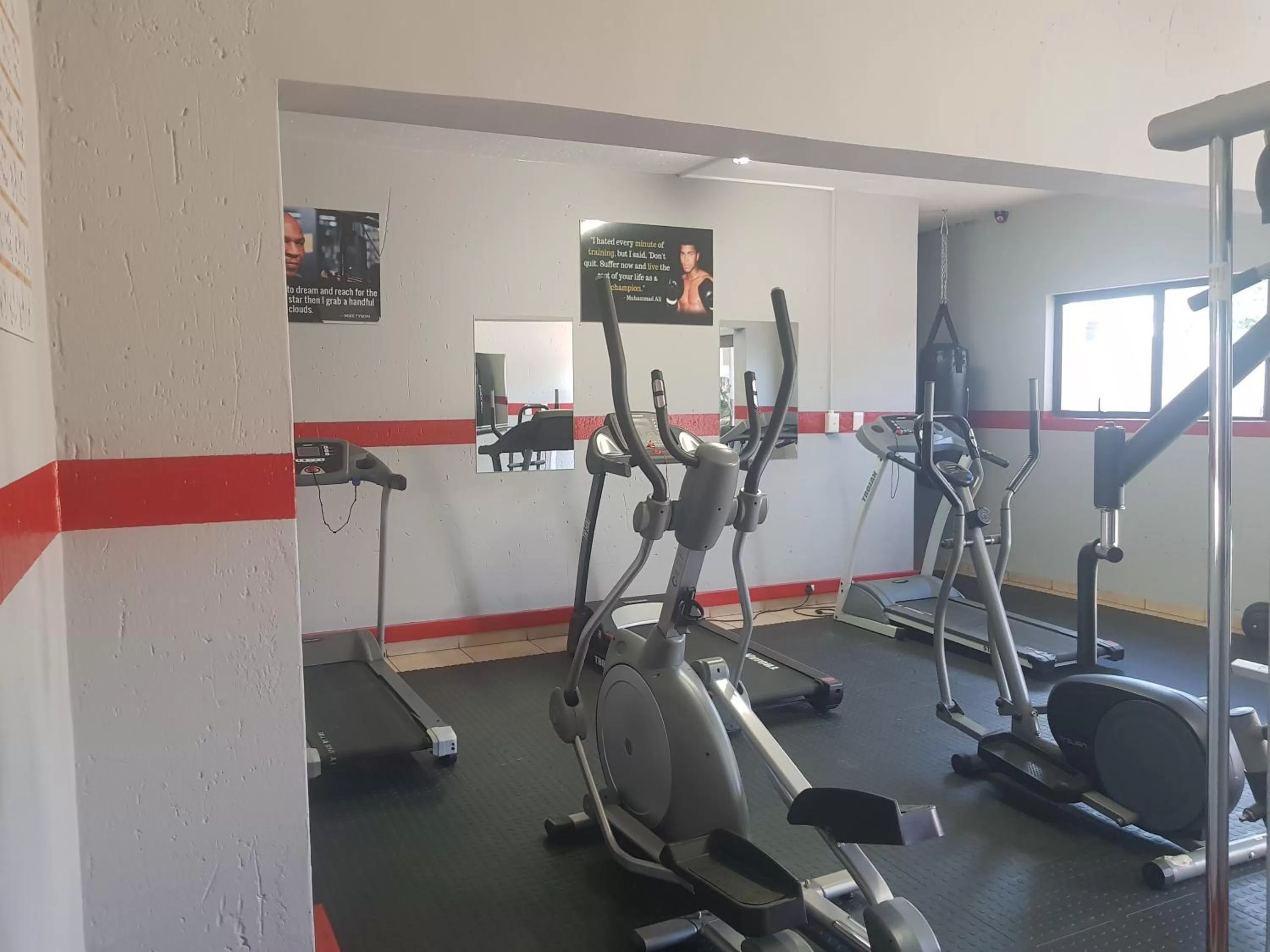 Fitness centre/facilities in Europrime Hotel