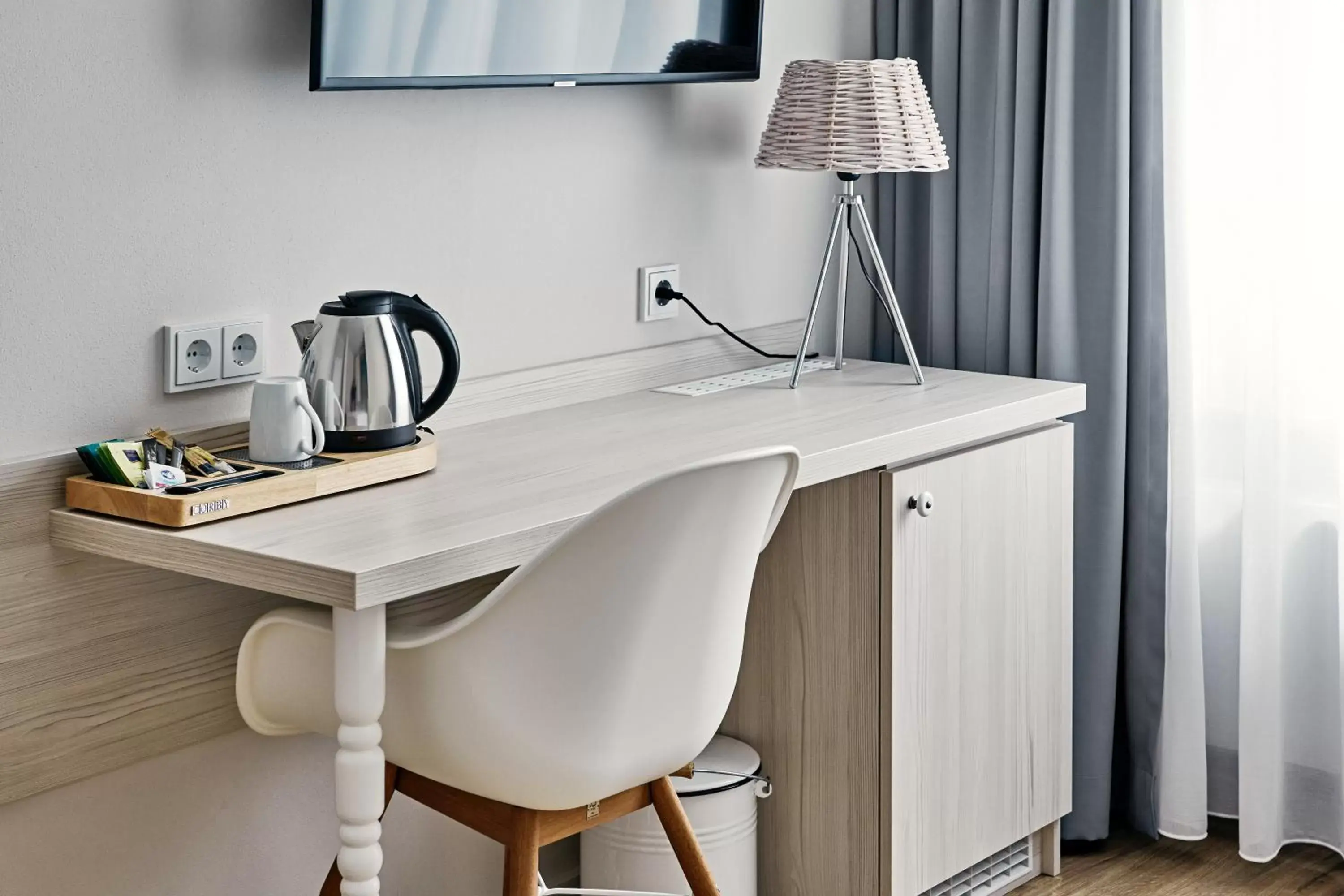 Double Room with Port View (First floor) in Duus Hotel garni Double Room with Port View (First floor) in Duus Hotel garni