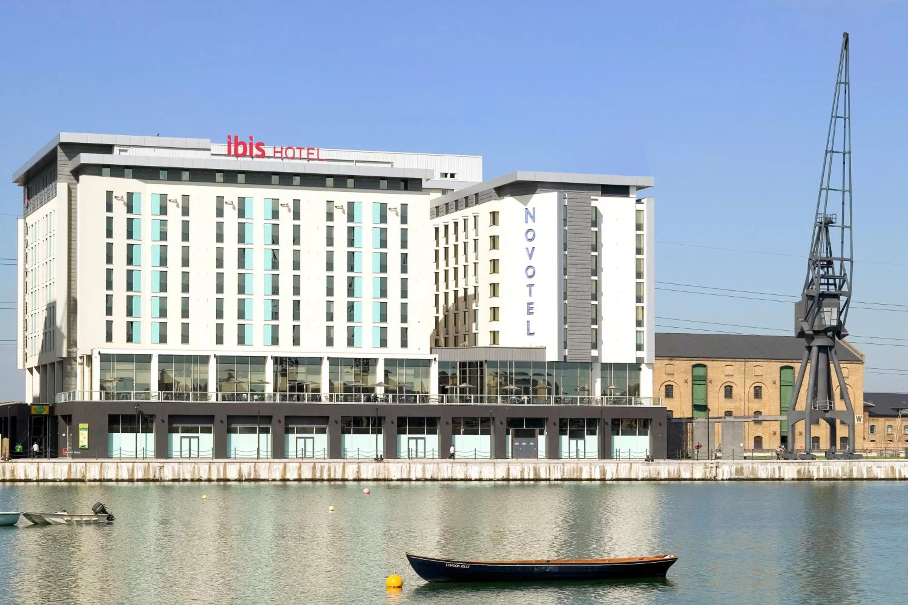 Facade/entrance in ibis London Excel-Docklands