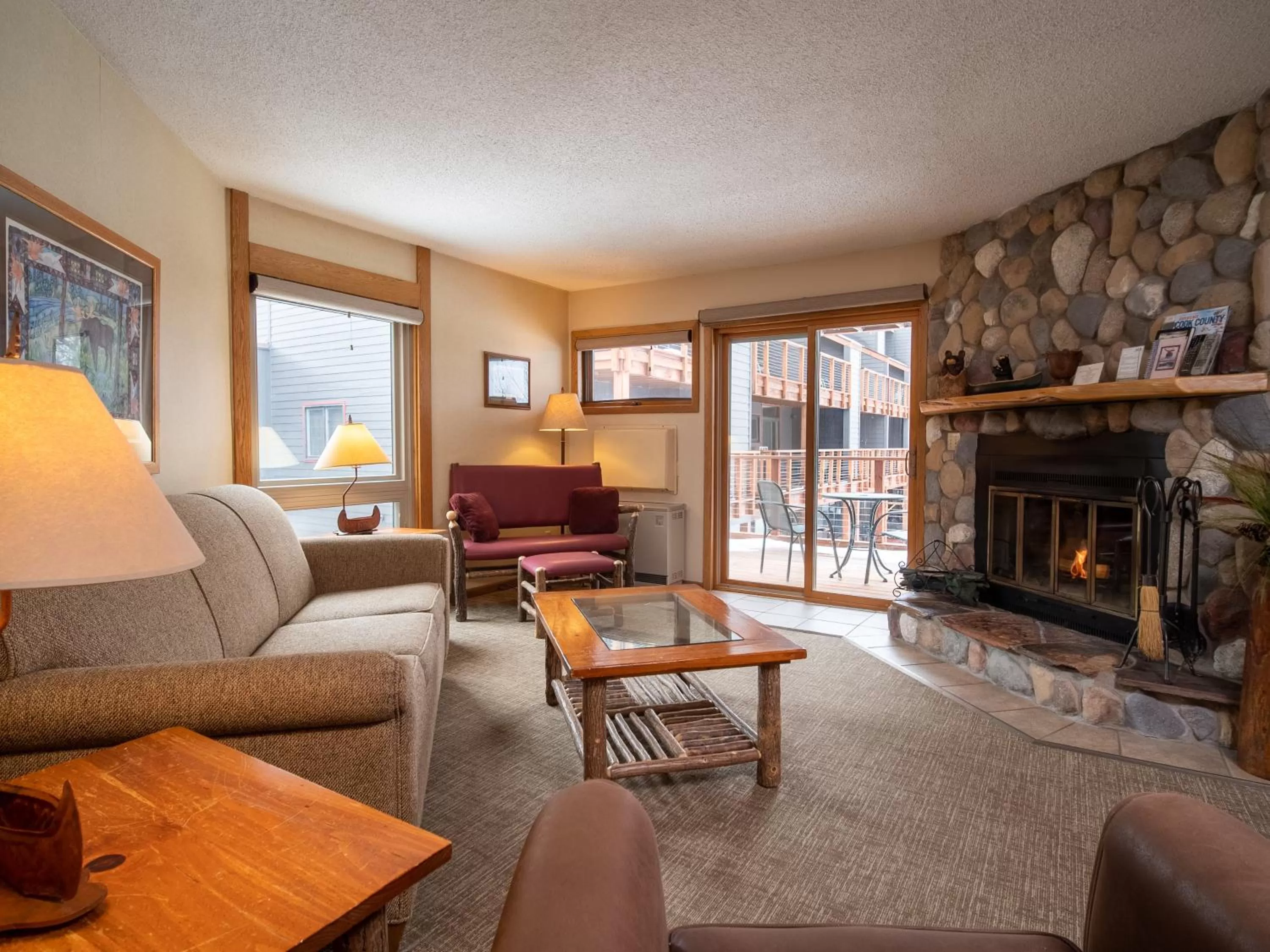 Living room in Caribou Highlands Lodge