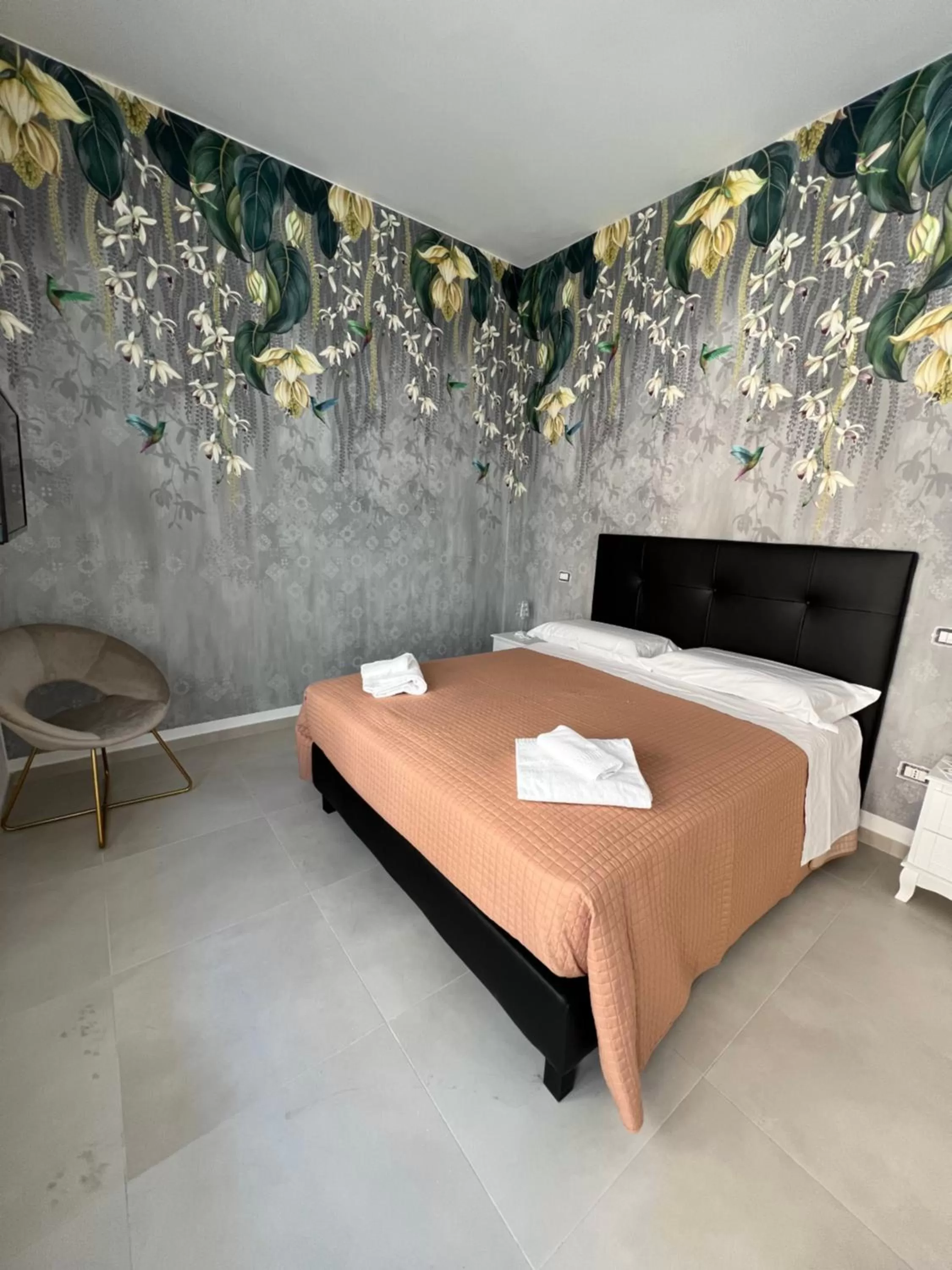 Bed in Relais Vittorio Veneto - Luxotel & Apartotel