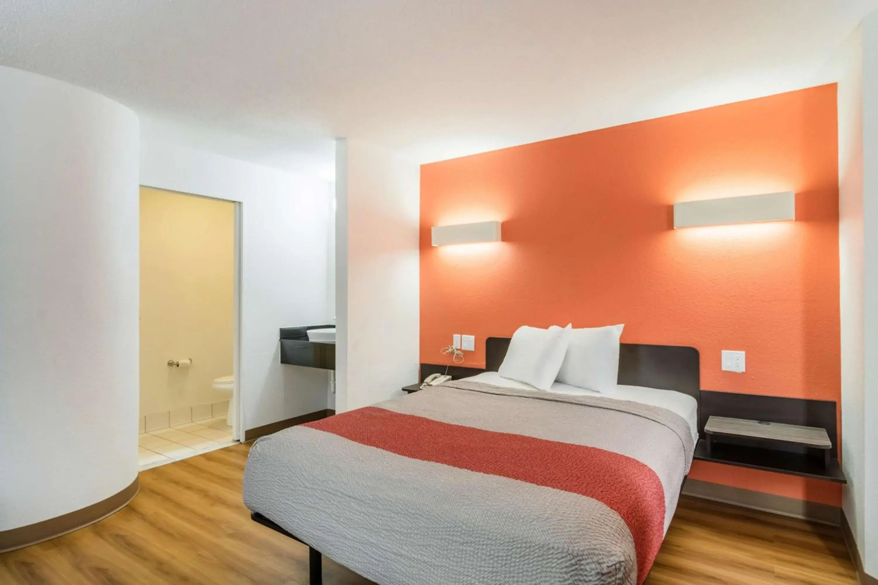 Queen Room - Disability Access in Motel 6-Harvey, IL Queen Room - Disability Access in Motel 6-Harvey, IL