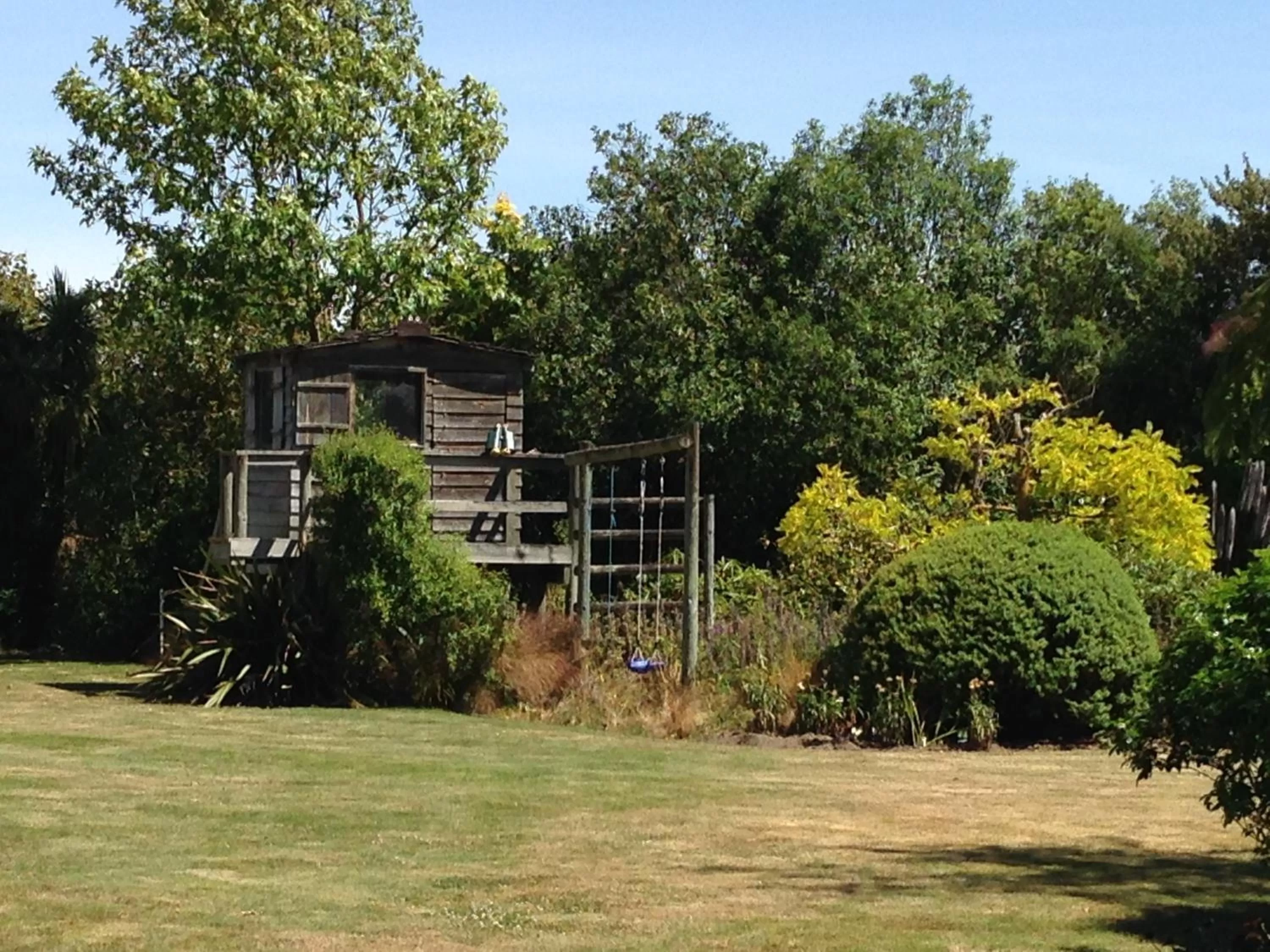 Children play ground in Newlands Bed and Breakfast