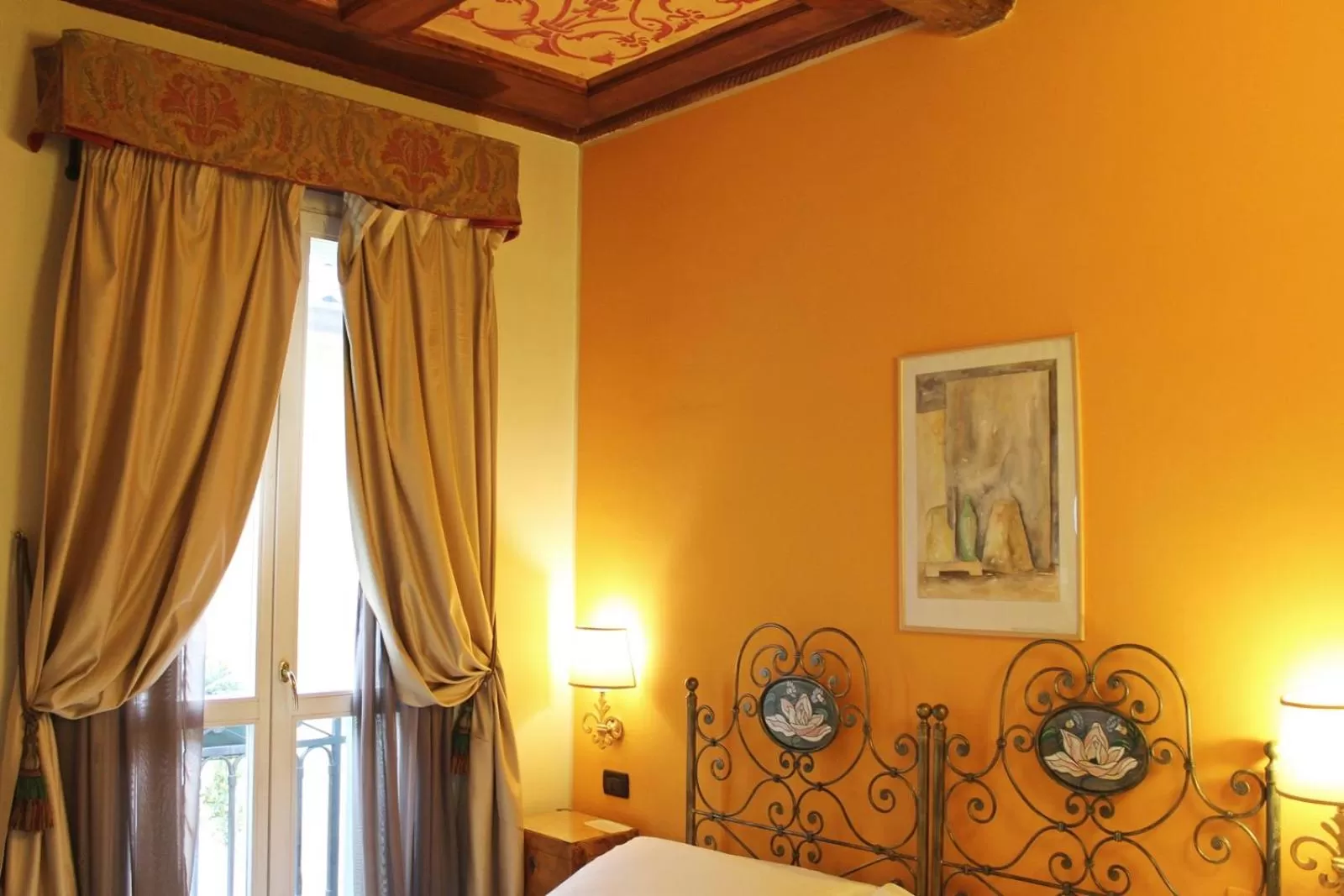 Photo of the whole room, Bed in Albergo delle Drapperie