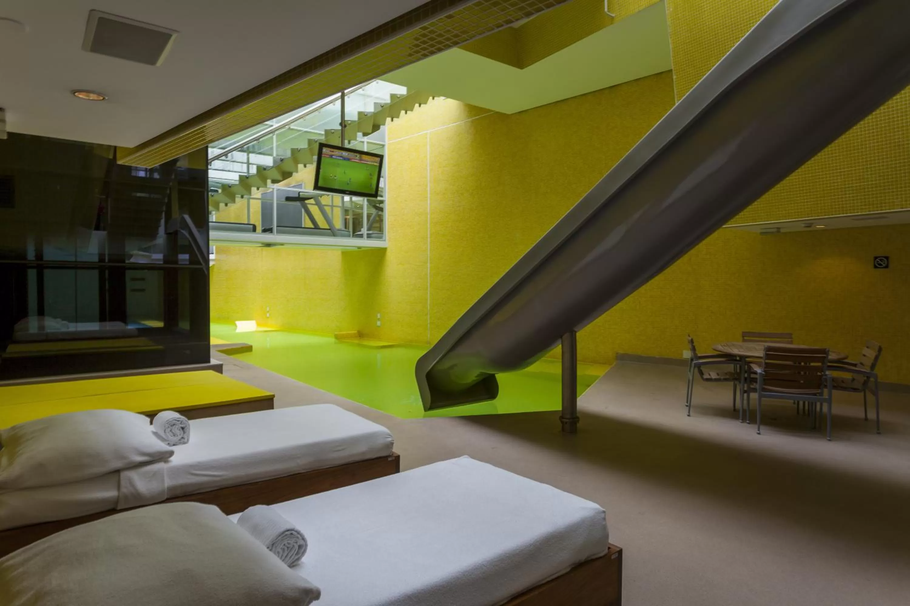 Massage, Bed in Hotel Unique