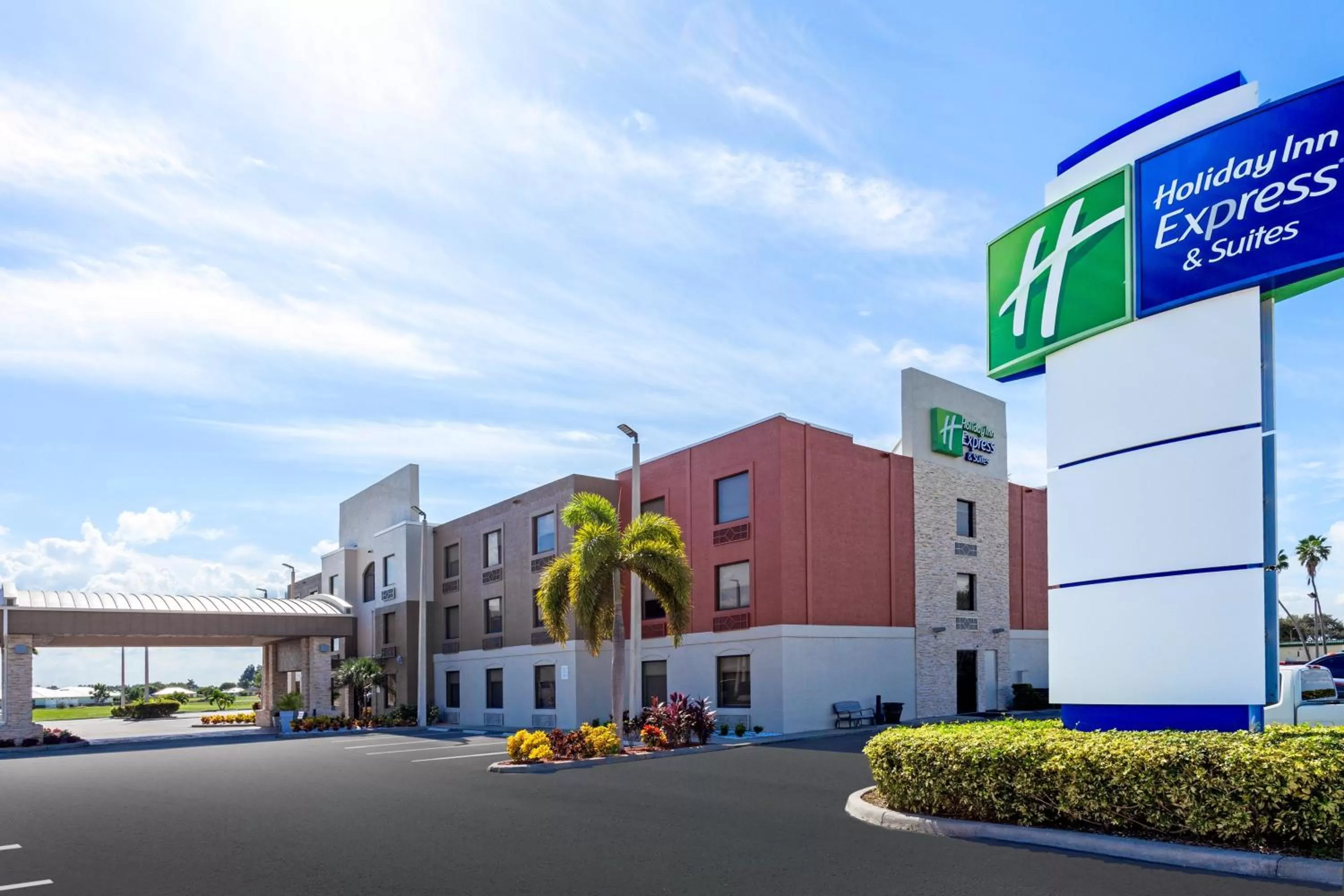 Property building in Holiday Inn Express Hotel & Suites Clewiston by IHG